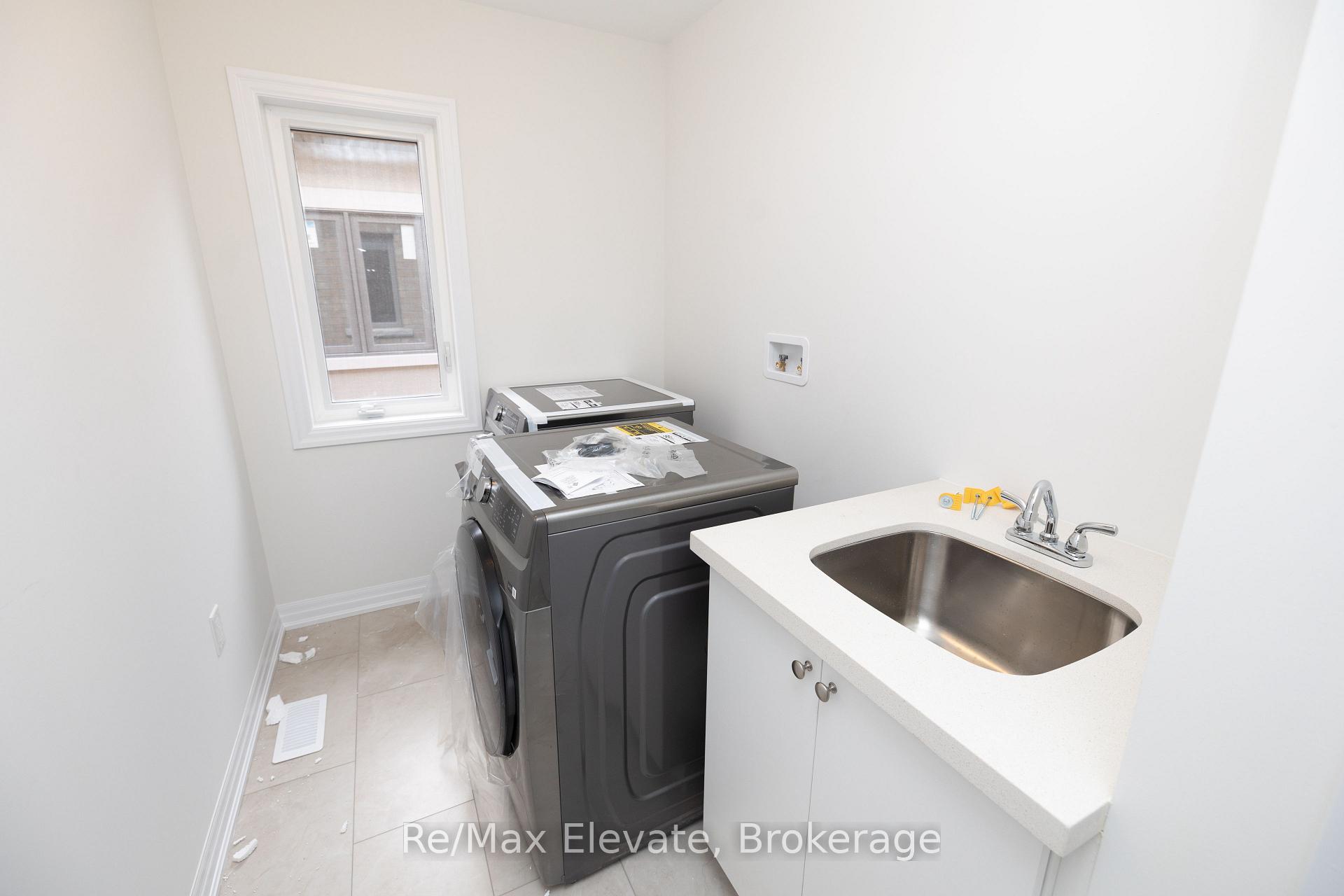 Photo 7 of 210 Flood Avenue, Clarington, Newcastle — HOMEH