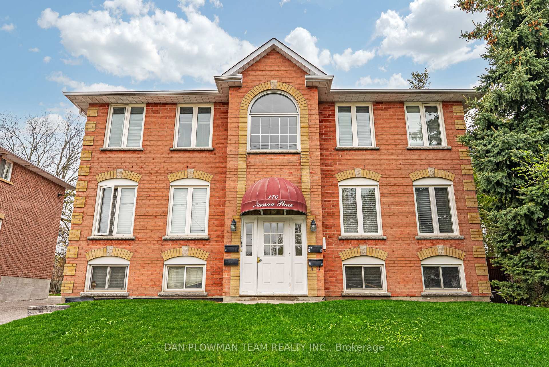 Front of 176 Nassau Street
