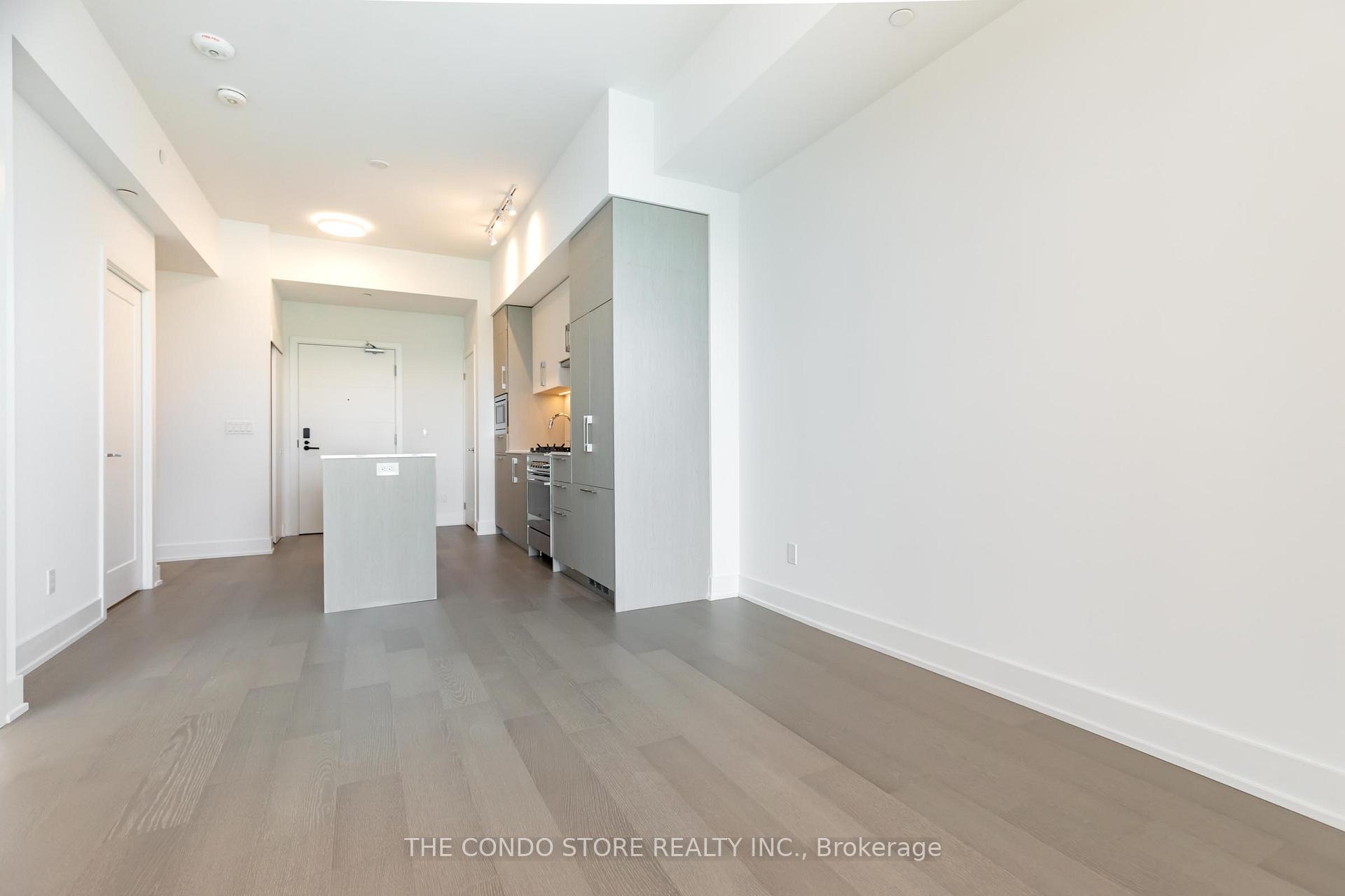 Photo 5 of Unit 703, 8 Manor Road W, Toronto, Yonge-Eglinton — HOMEH
