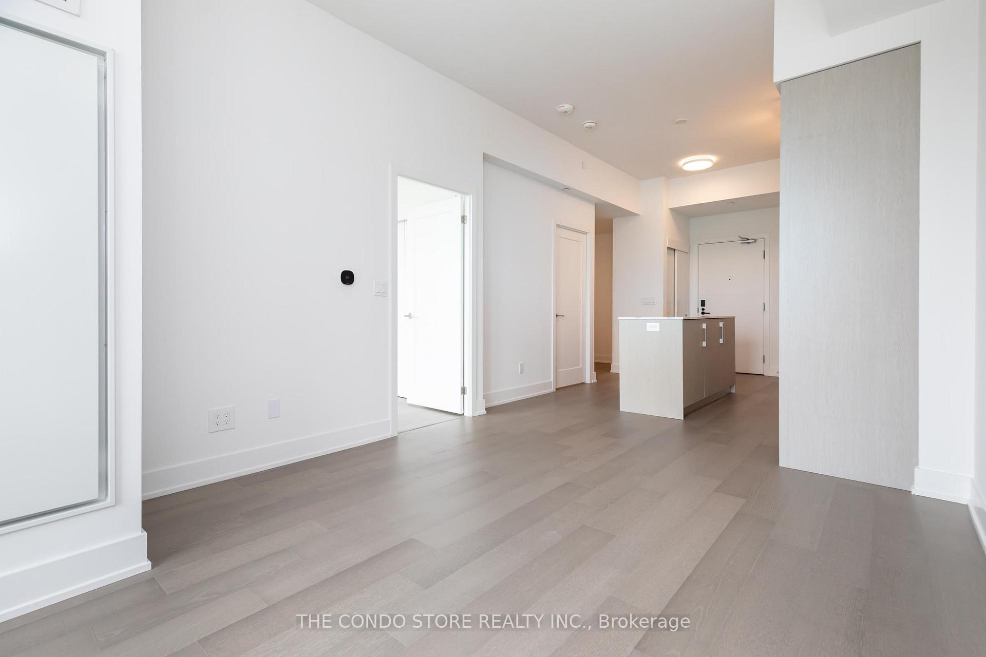Photo 3 of Unit 703, 8 Manor Road W, Toronto, Yonge-Eglinton — HOMEH