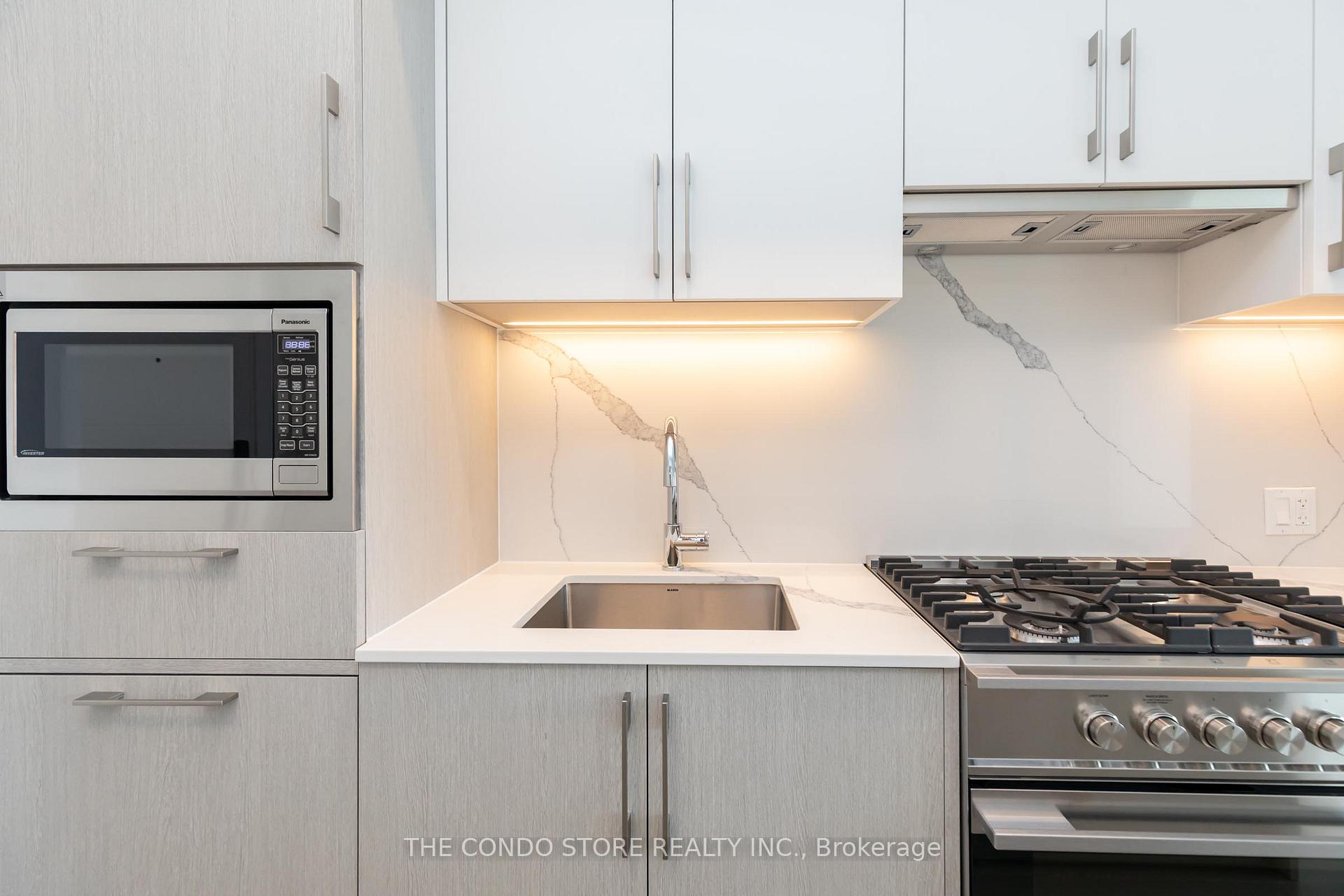 Photo 24 of Unit 703, 8 Manor Road W, Toronto, Yonge-Eglinton — HOMEH