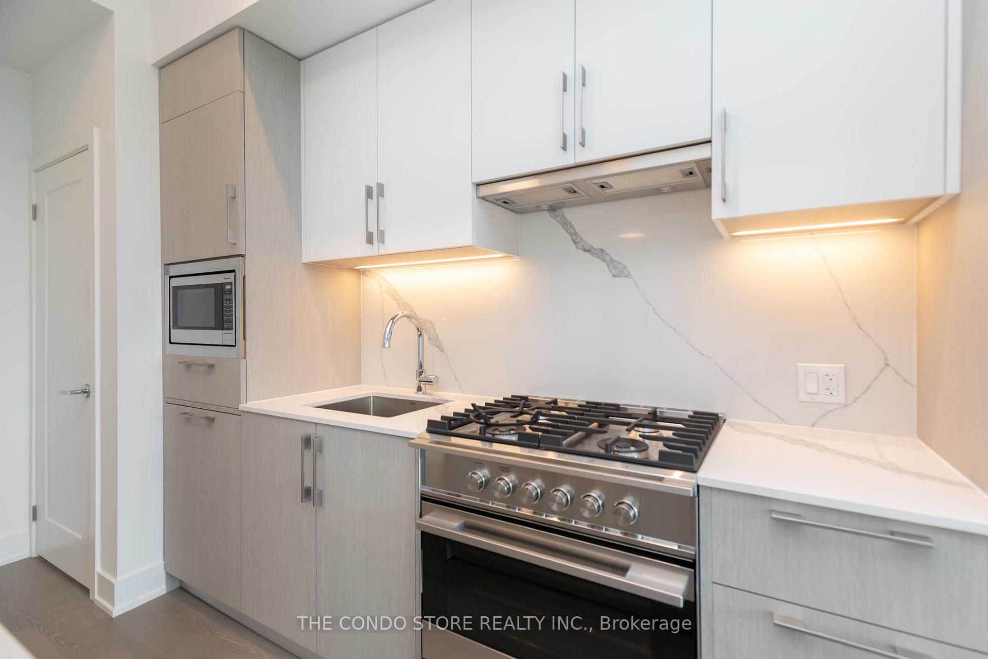 Photo 8 of Unit 703, 8 Manor Road W, Toronto, Yonge-Eglinton — HOMEH