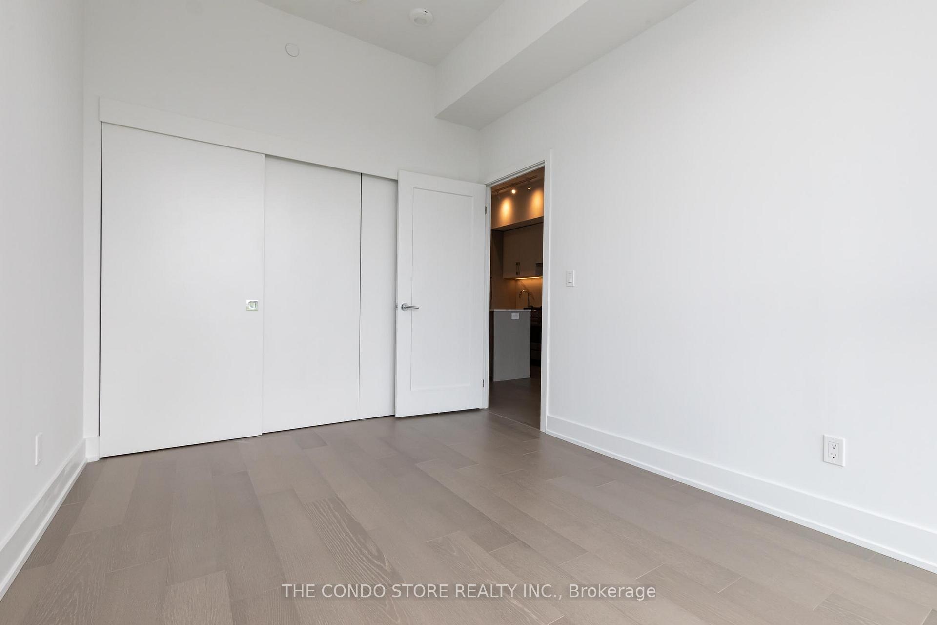 Photo 9 of Unit 703, 8 Manor Road W, Toronto, Yonge-Eglinton — HOMEH