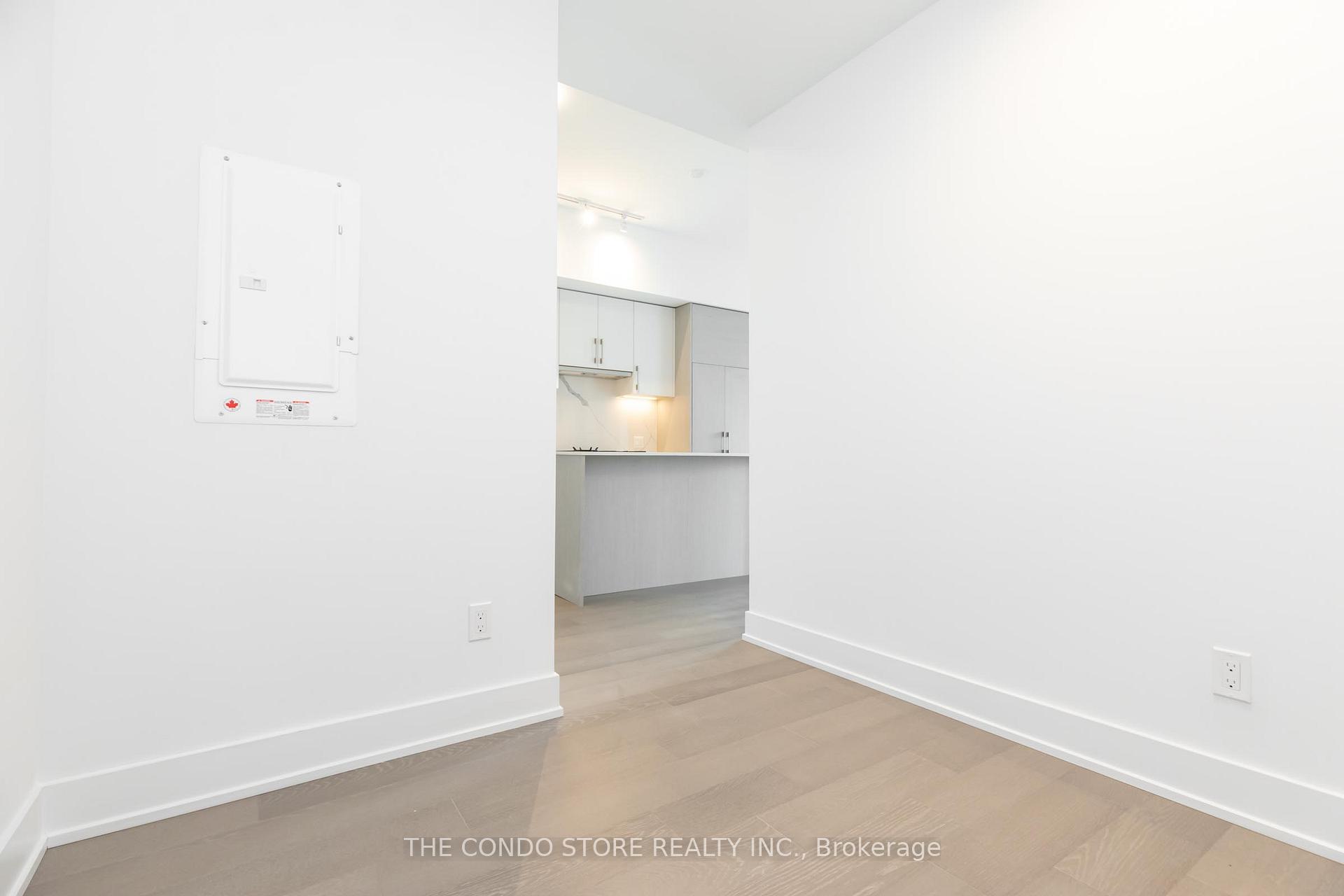 Photo 13 of Unit 703, 8 Manor Road W, Toronto, Yonge-Eglinton — HOMEH