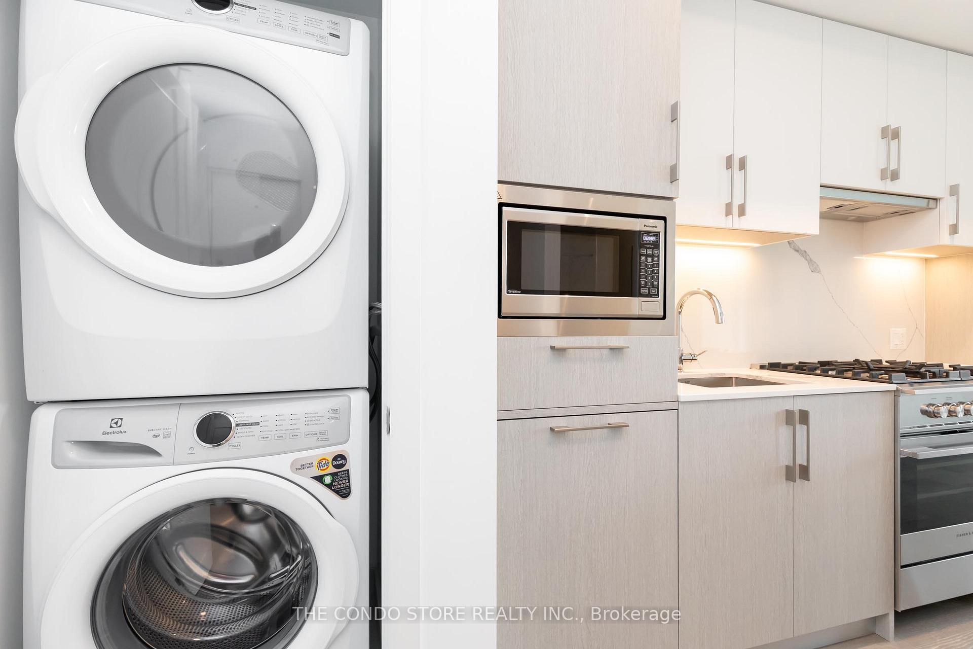 Photo 22 of Unit 703, 8 Manor Road W, Toronto, Yonge-Eglinton — HOMEH
