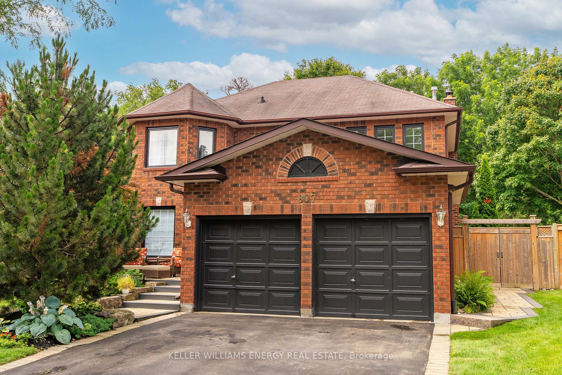 Front of 807 Regal Crescent