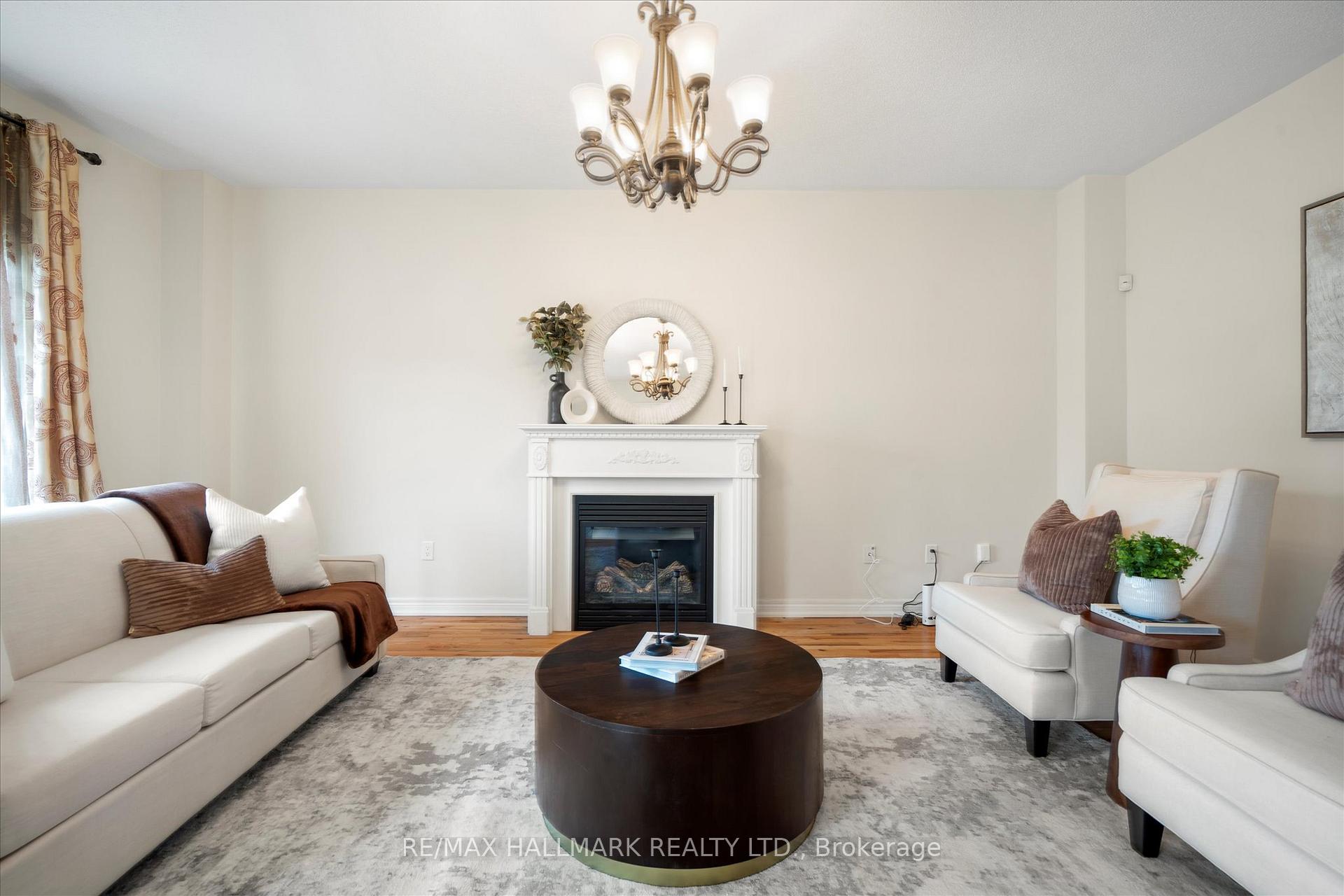 Photo 8 of 1377 Lormel Gate, Innisfil, Lefroy — HOMEH