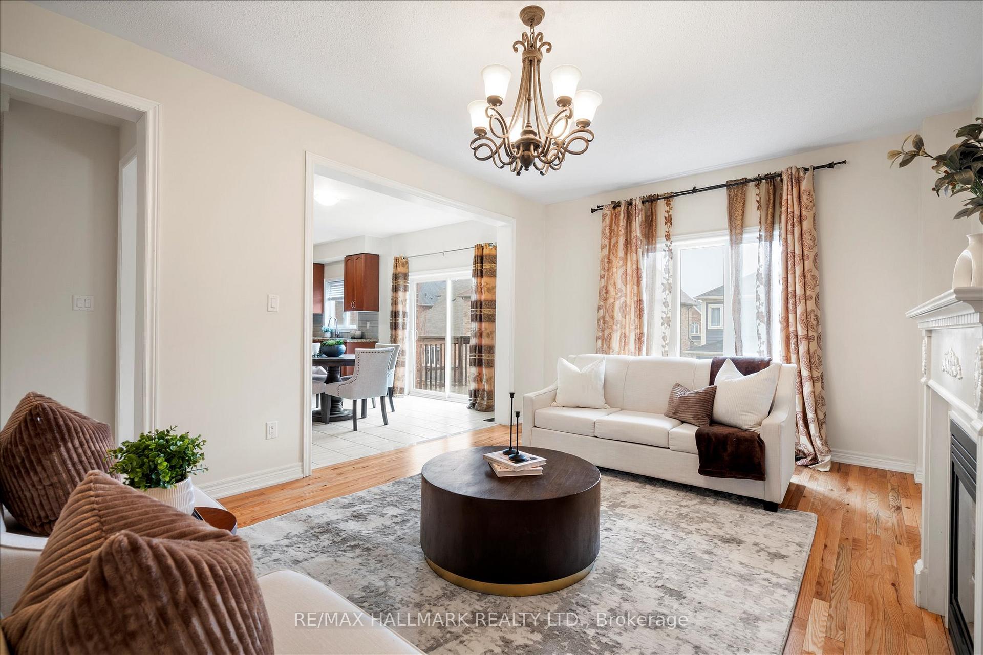 Photo 3 of 1377 Lormel Gate, Innisfil, Lefroy — HOMEH