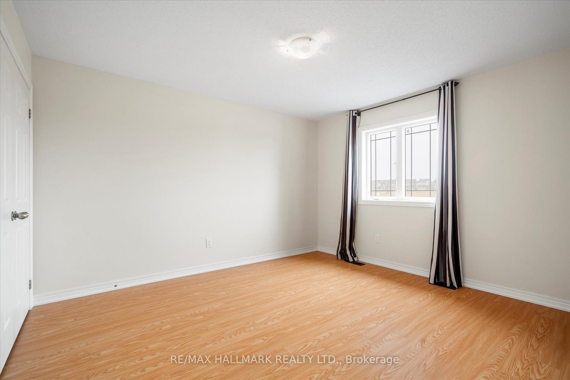 Photo 25 of 1377 Lormel Gate, Innisfil, Lefroy — HOMEH