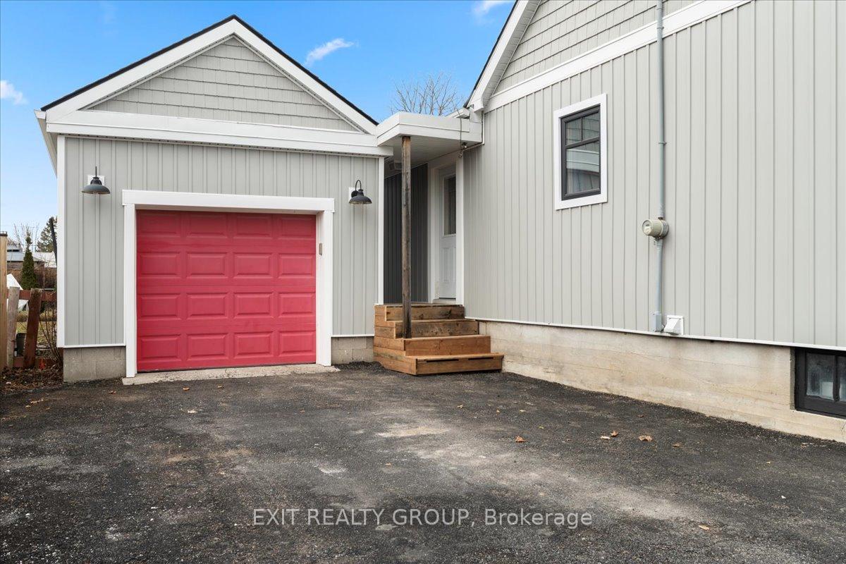 Photo 4 of 58 Sinclair Street, Belleville, Belleville Ward — HOMEH