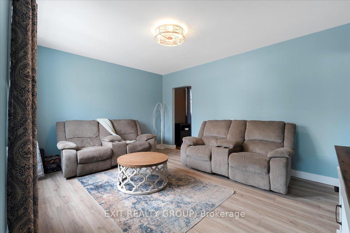 Photo 6 of 58 Sinclair Street, Belleville, Belleville Ward — HOMEH