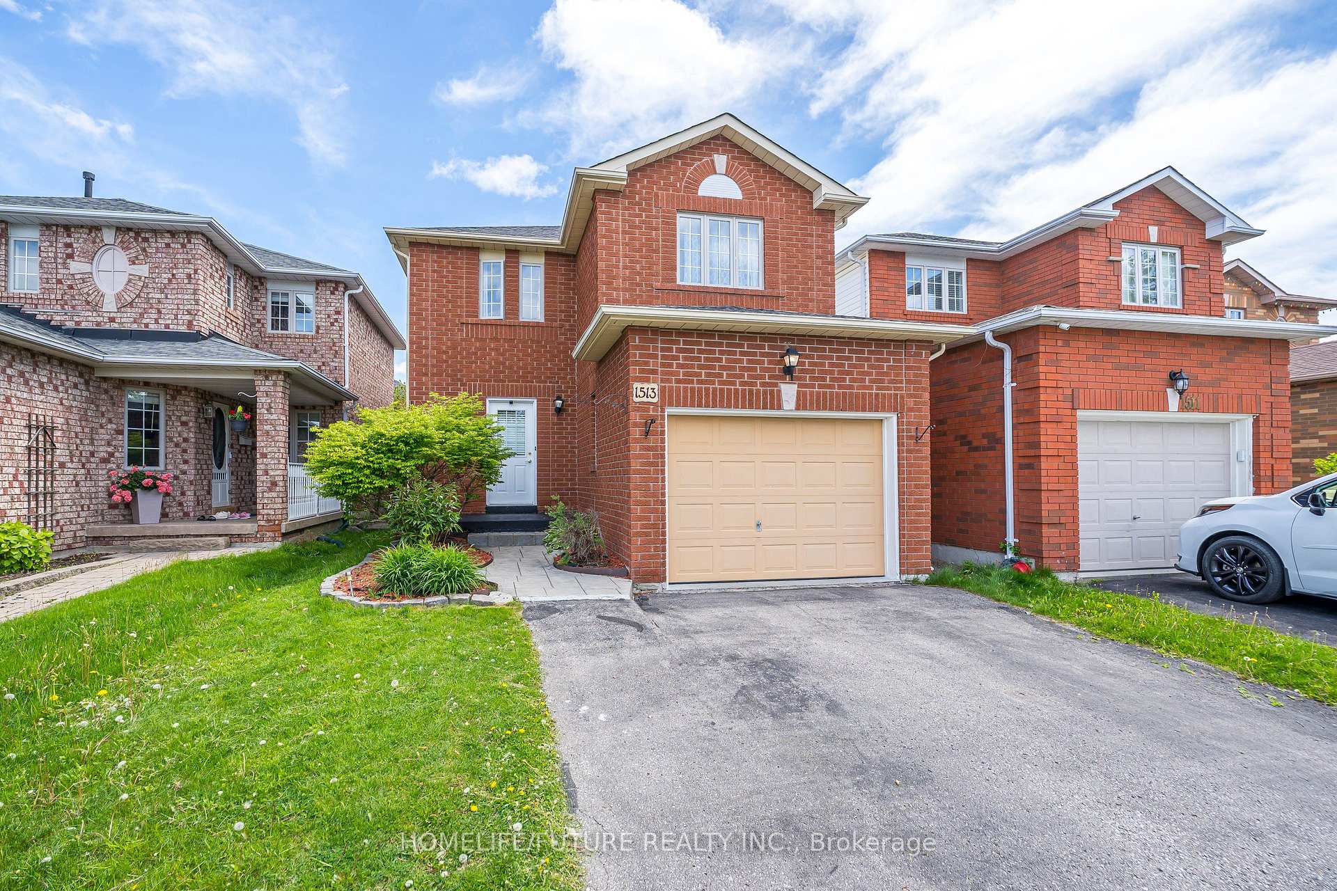 Front of 1513 Fieldgate Drive
