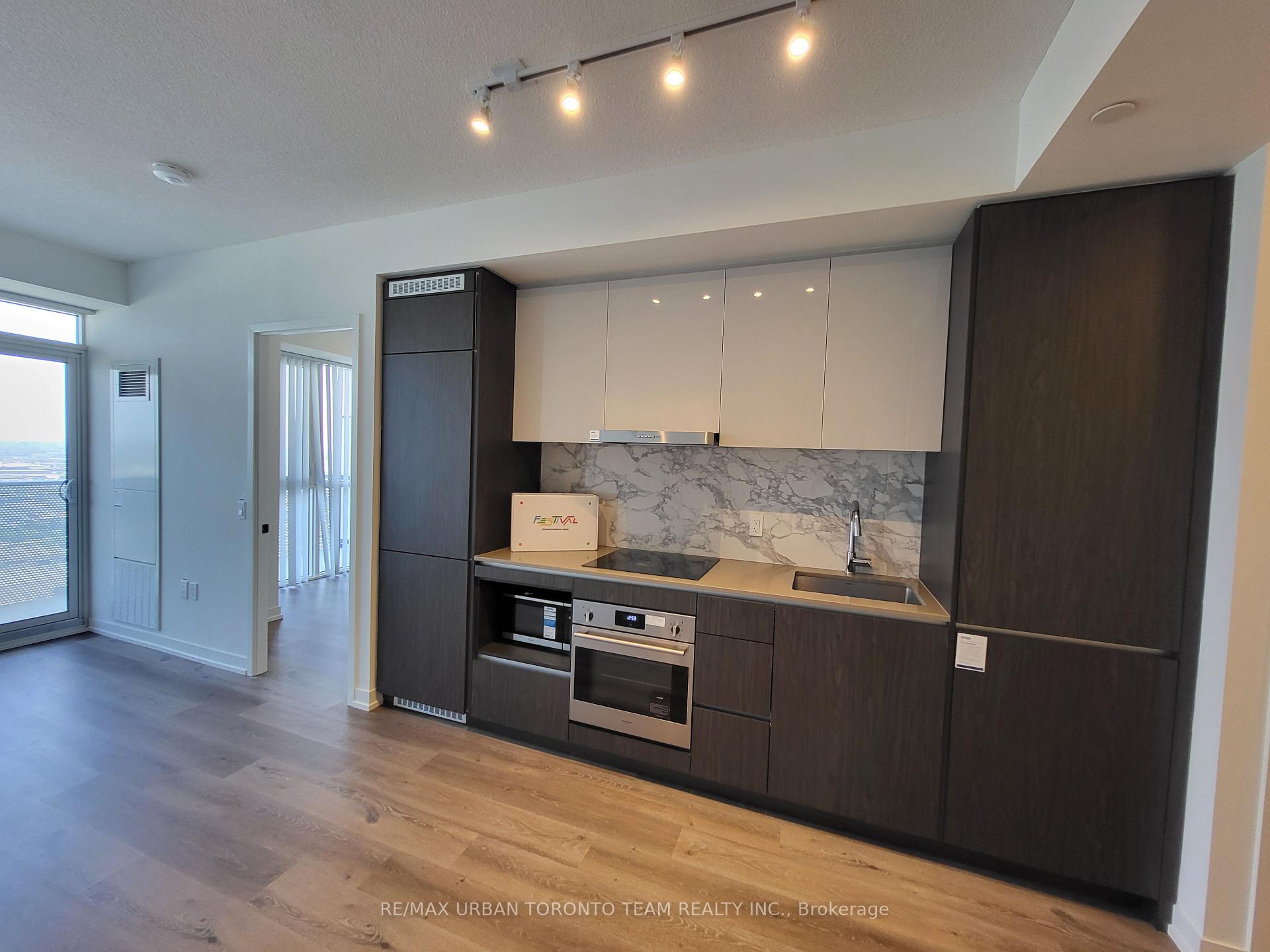 Photo 2 of Unit 3006, 28 Interchange Way, Vaughan, Vaughan Corporate Centre — HOMEH