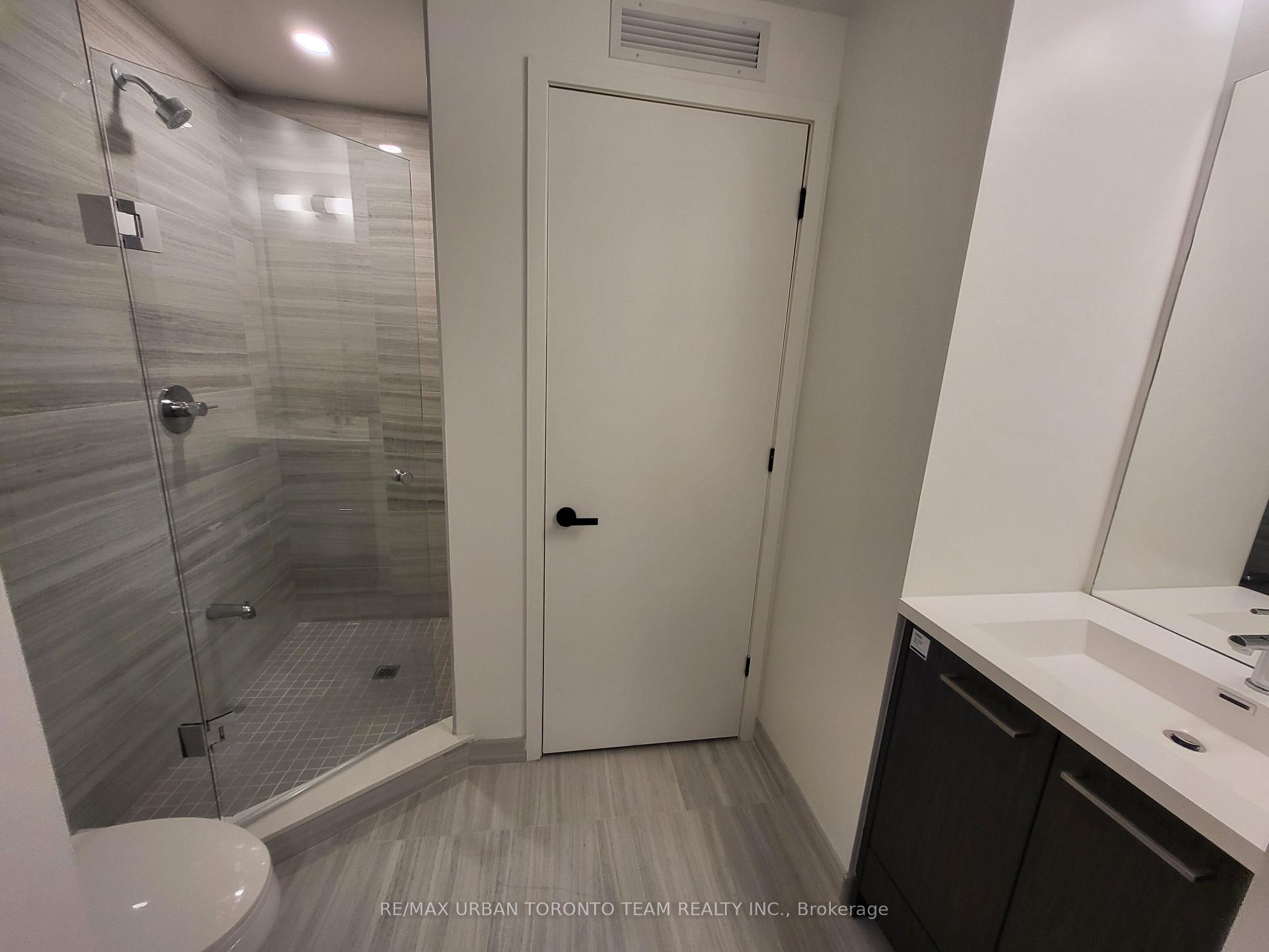 Photo 5 of Unit 3006, 28 Interchange Way, Vaughan, Vaughan Corporate Centre — HOMEH