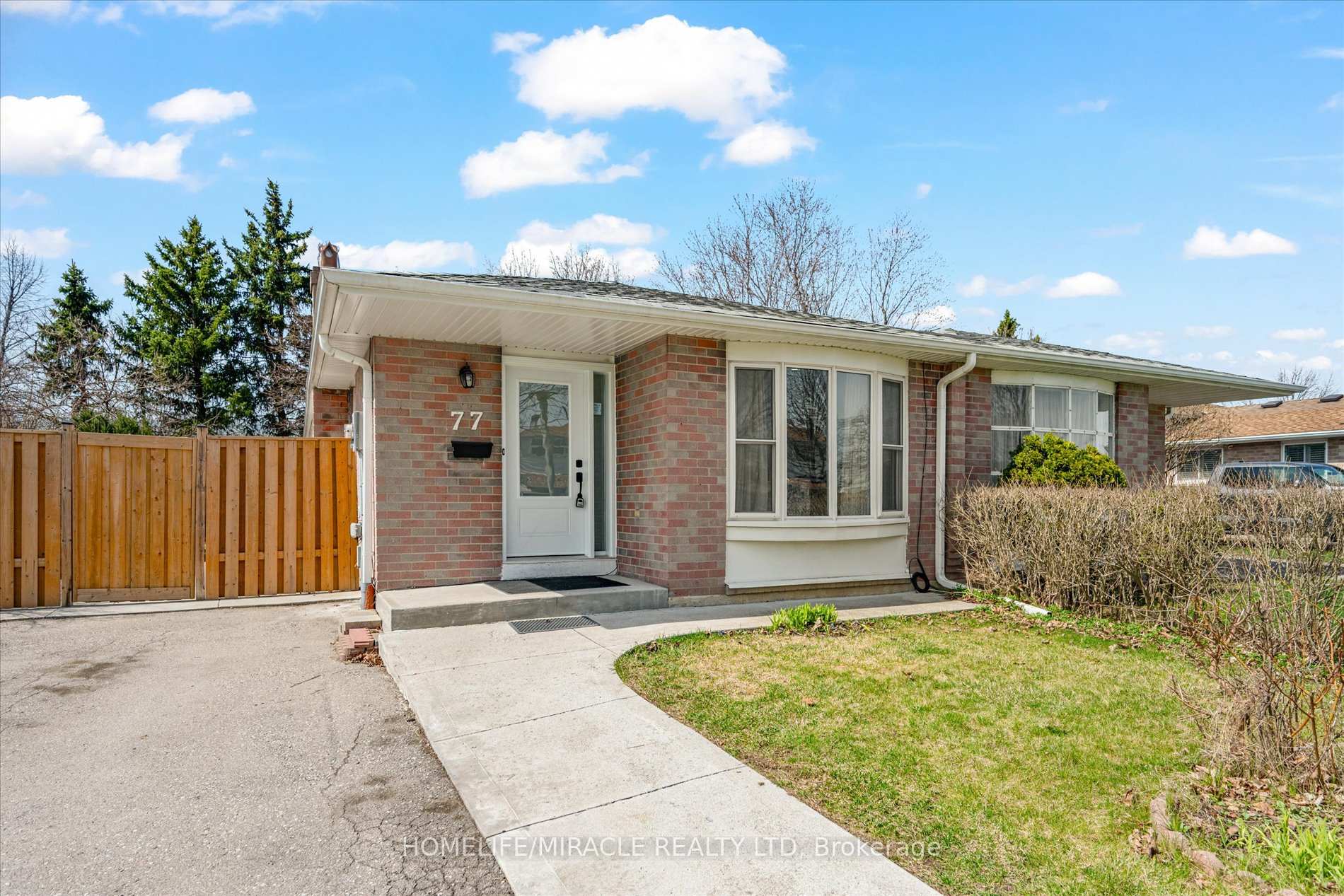 Photo 12 of 77 Juniper Crescent, Brampton, Northgate — HOMEH