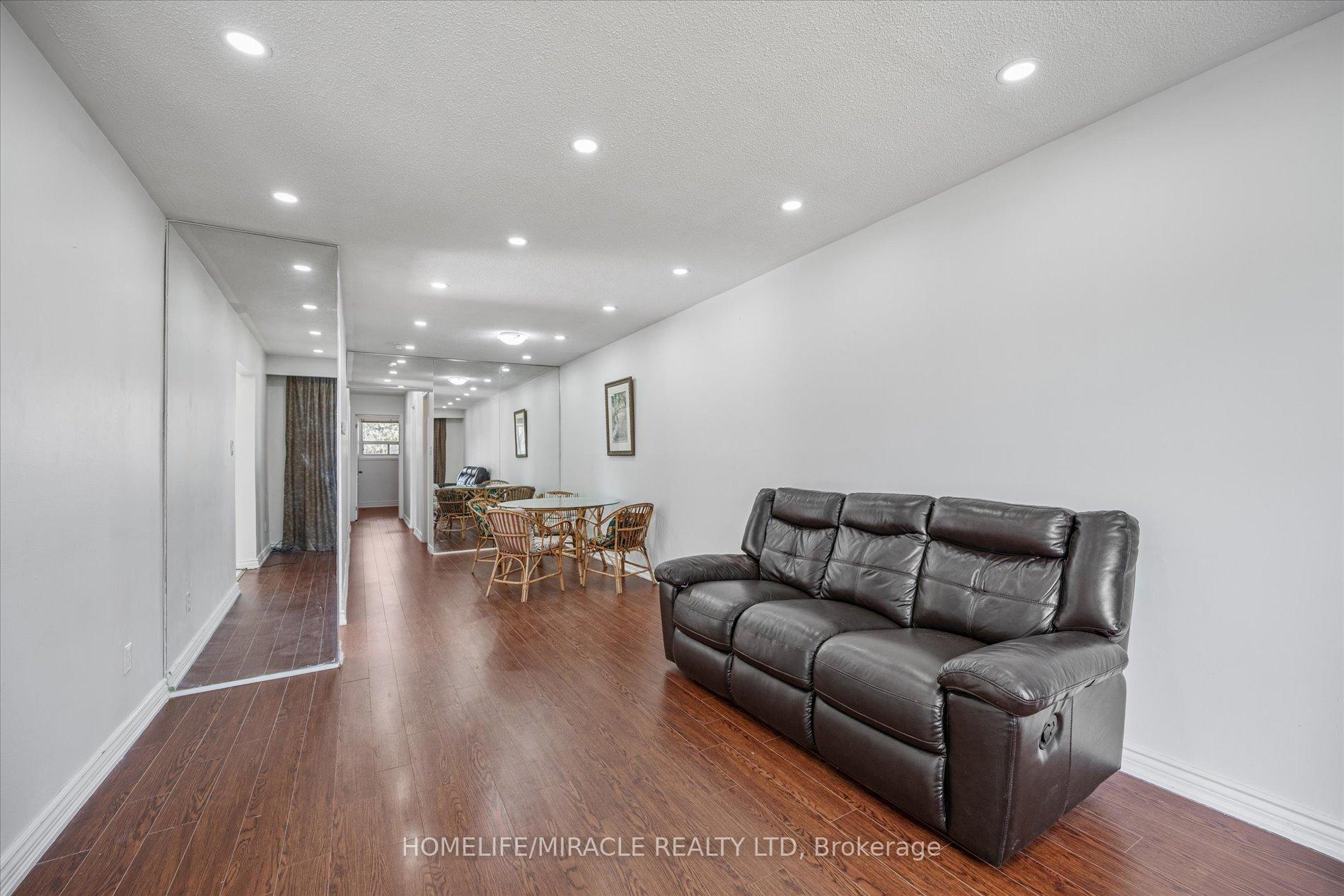 Photo 32 of 77 Juniper Crescent, Brampton, Northgate — HOMEH