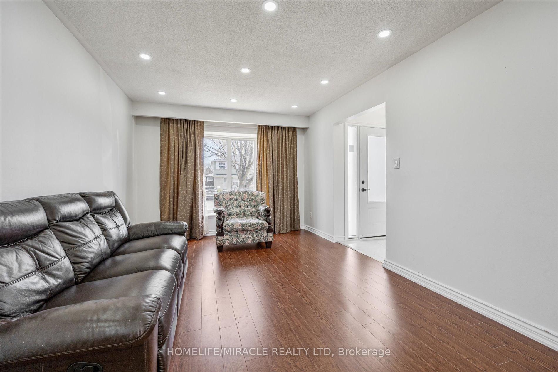Photo 34 of 77 Juniper Crescent, Brampton, Northgate — HOMEH