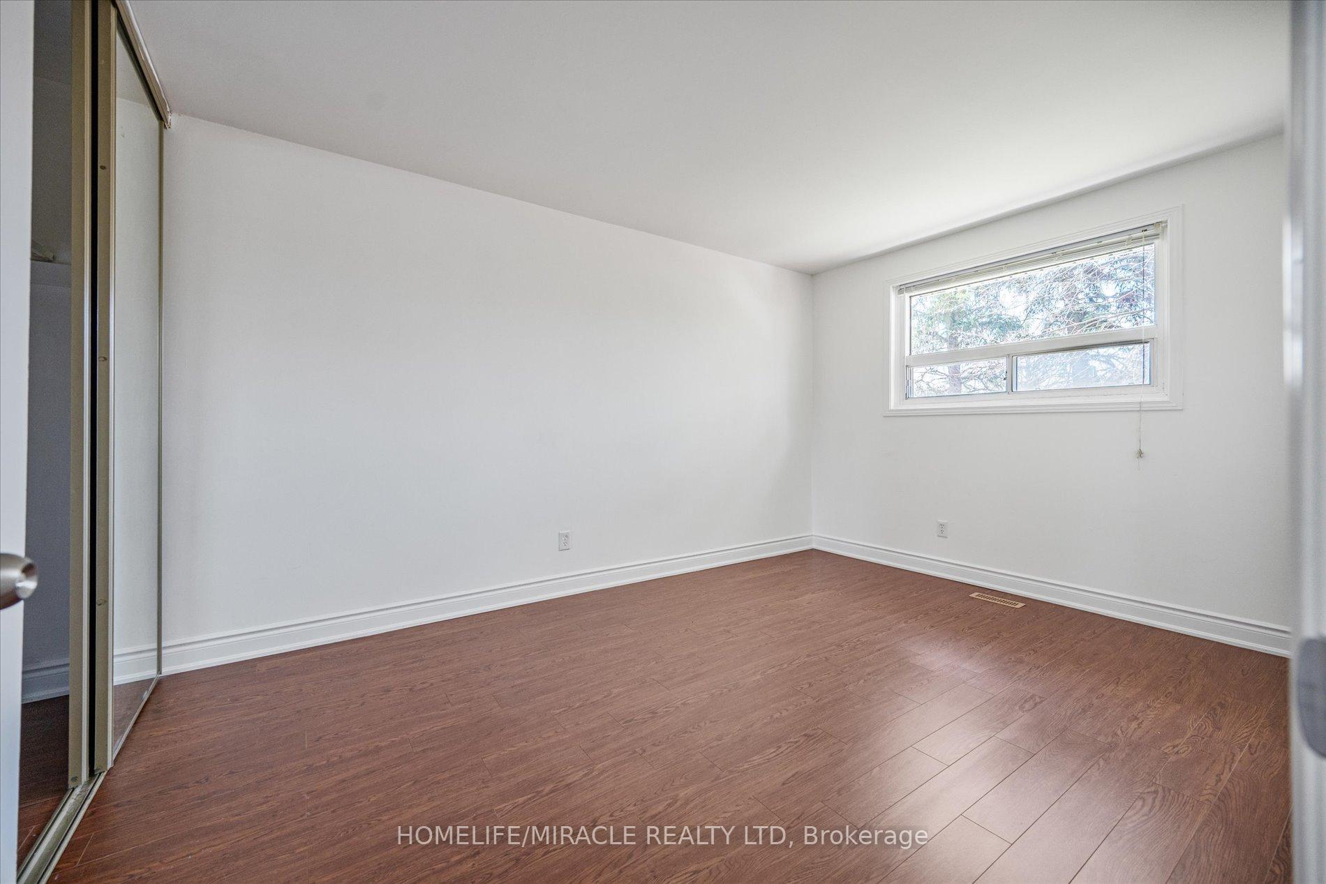 Photo 16 of 77 Juniper Crescent, Brampton, Northgate — HOMEH
