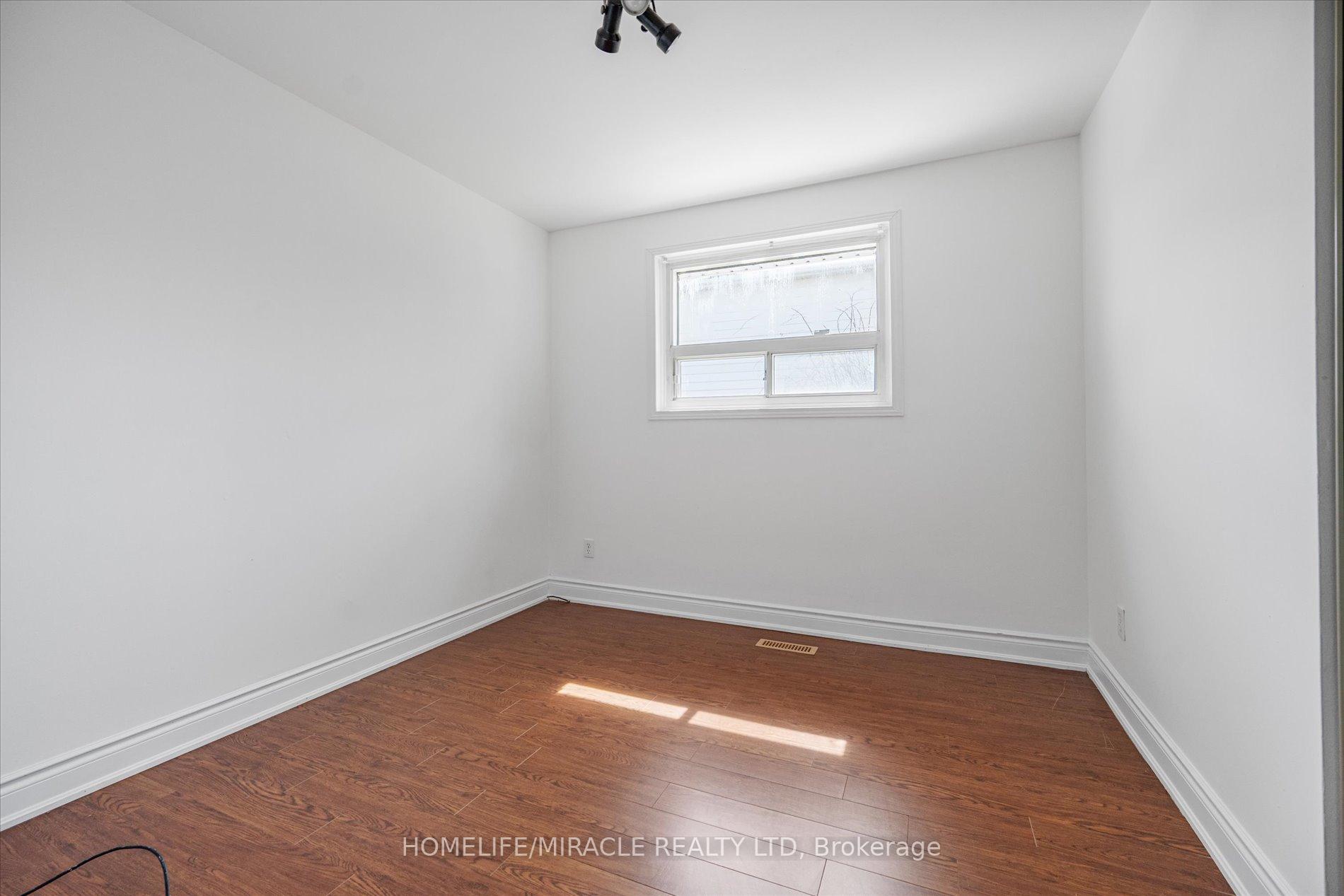 Photo 26 of 77 Juniper Crescent, Brampton, Northgate — HOMEH
