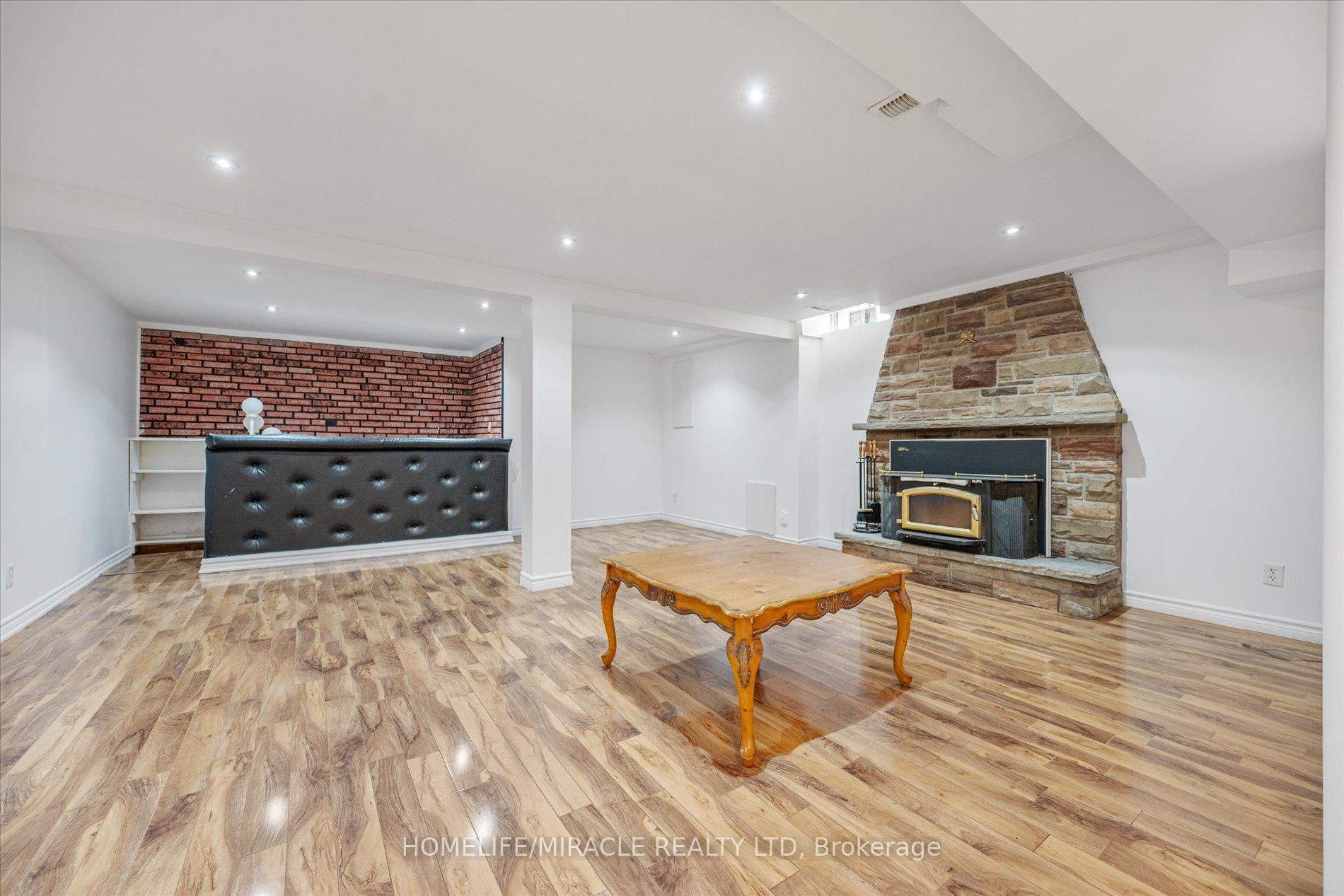 Photo 27 of 77 Juniper Crescent, Brampton, Northgate — HOMEH