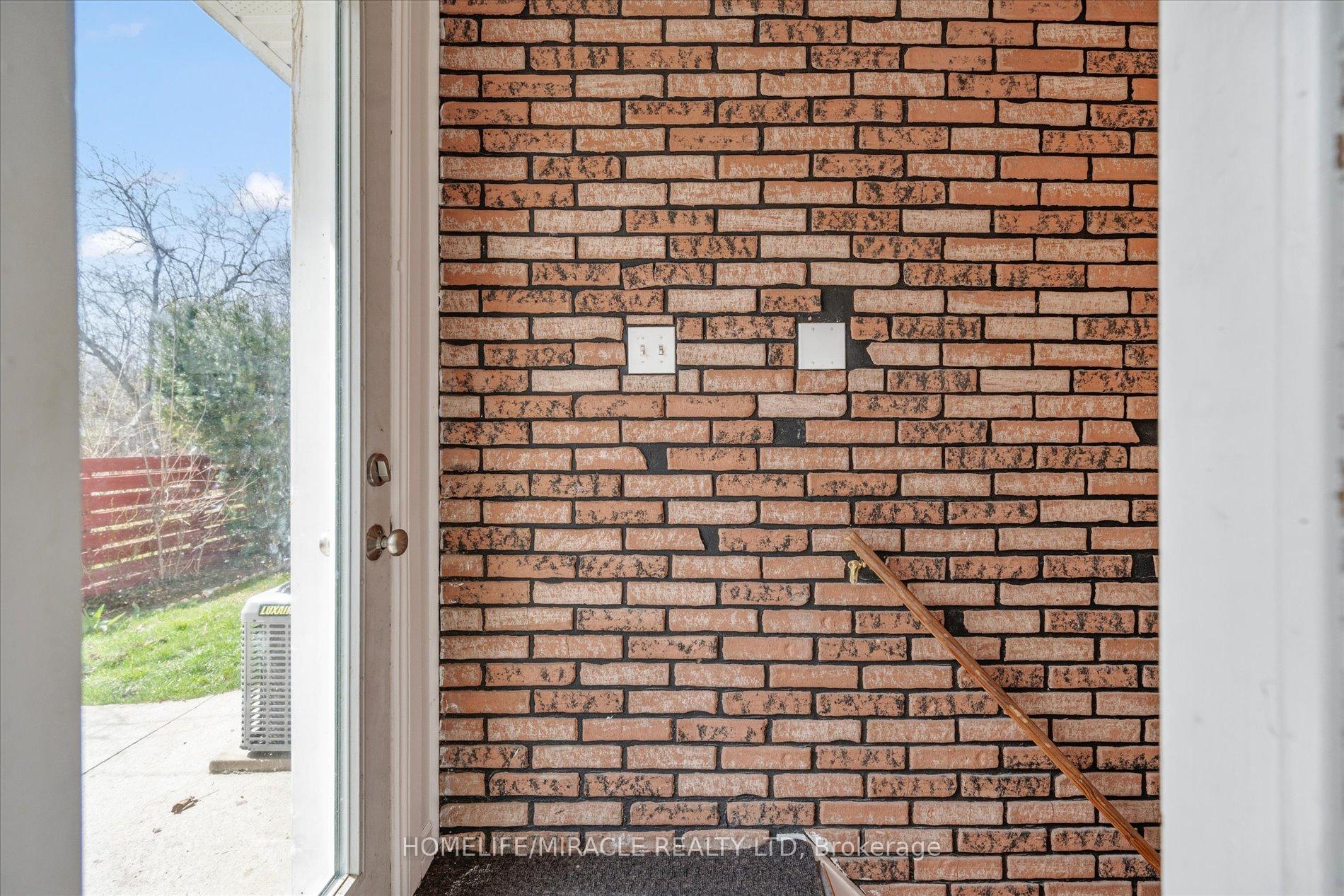 Photo 29 of 77 Juniper Crescent, Brampton, Northgate — HOMEH