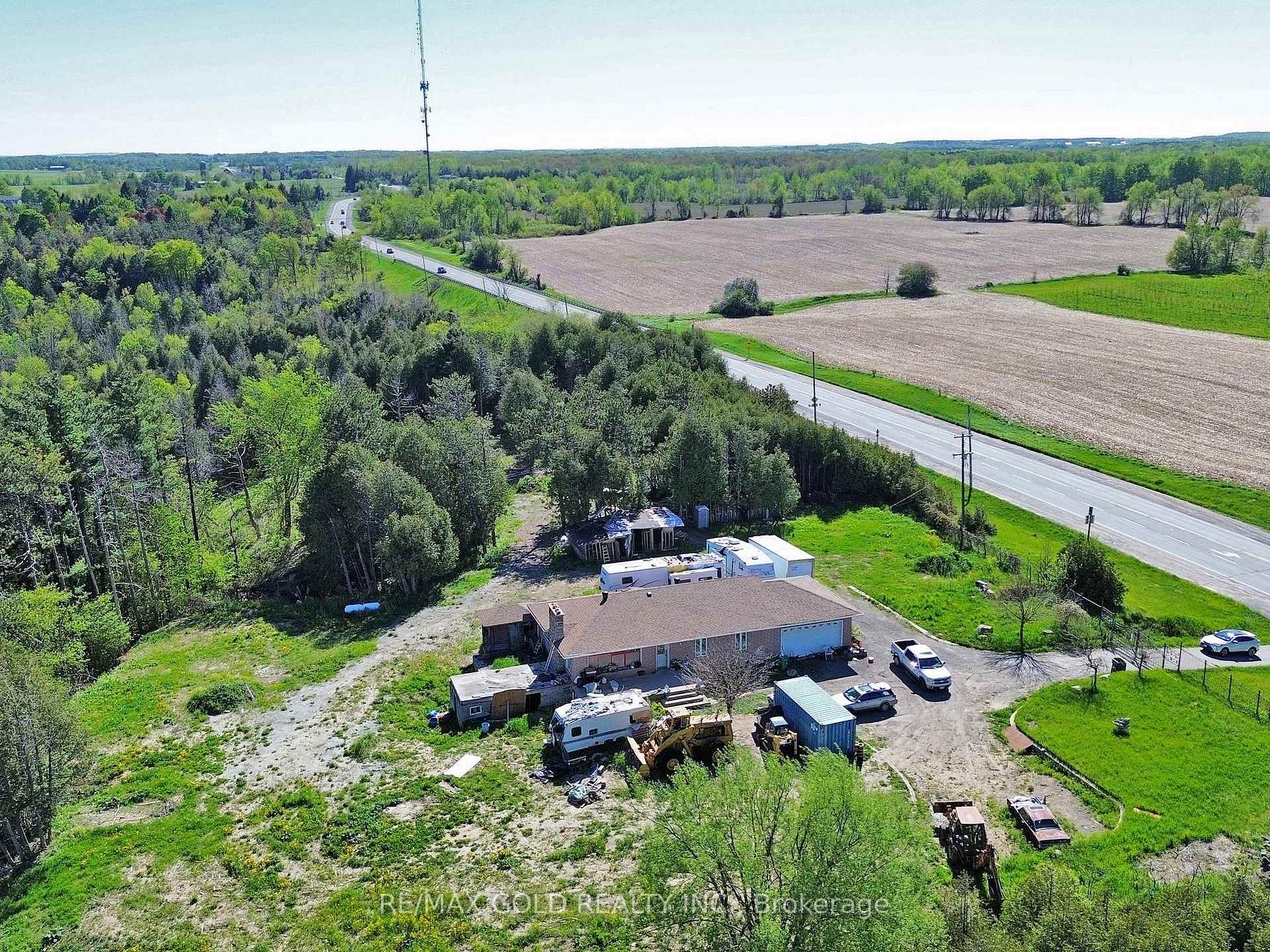 Photo 4 of 5961 Charleston Side Road, Caledon, Rural Caledon — HOMEH