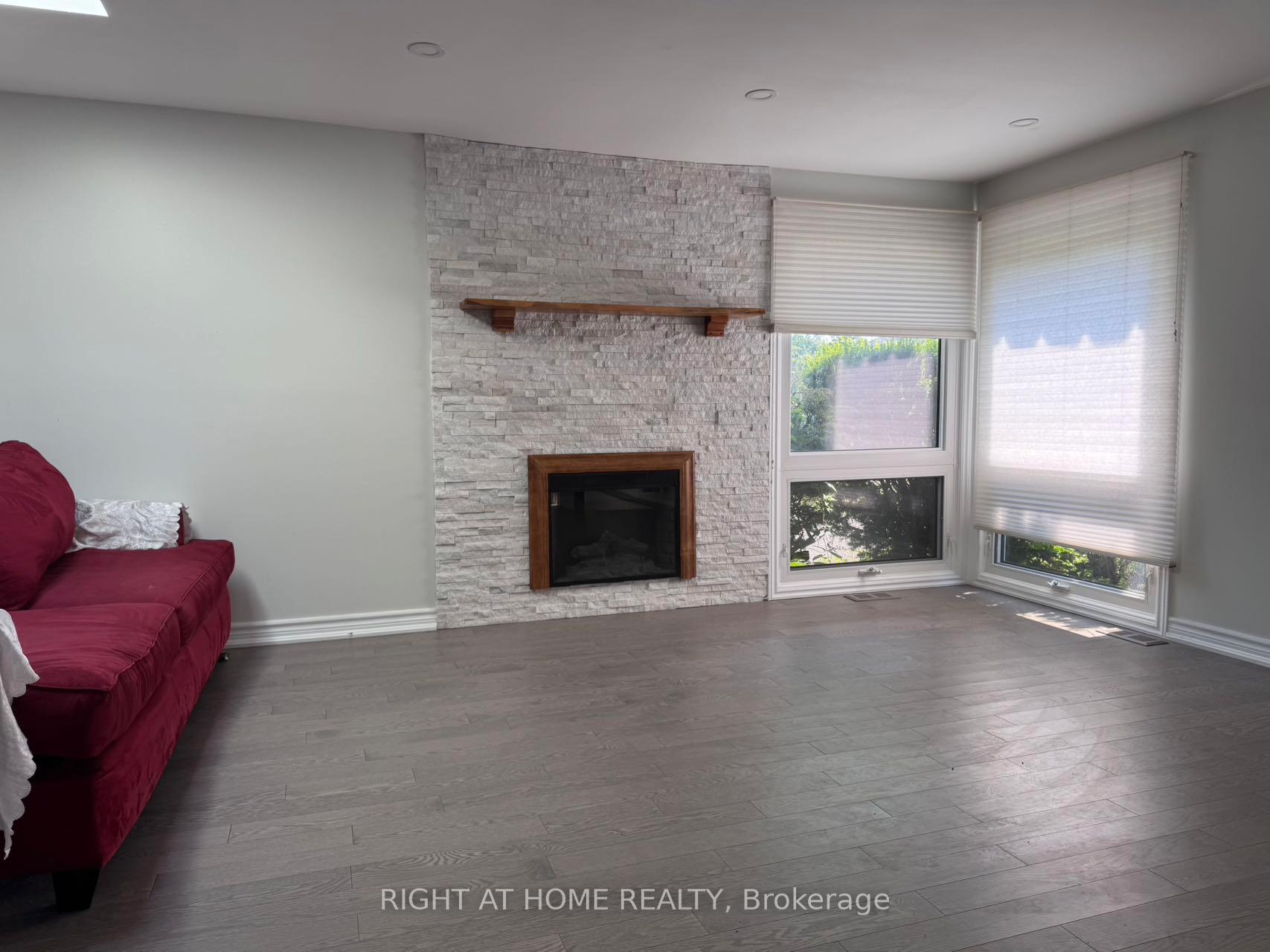Photo 12 of 569 La Vérendrye Drive, Ottawa, Beacon Hill North — HOMEH