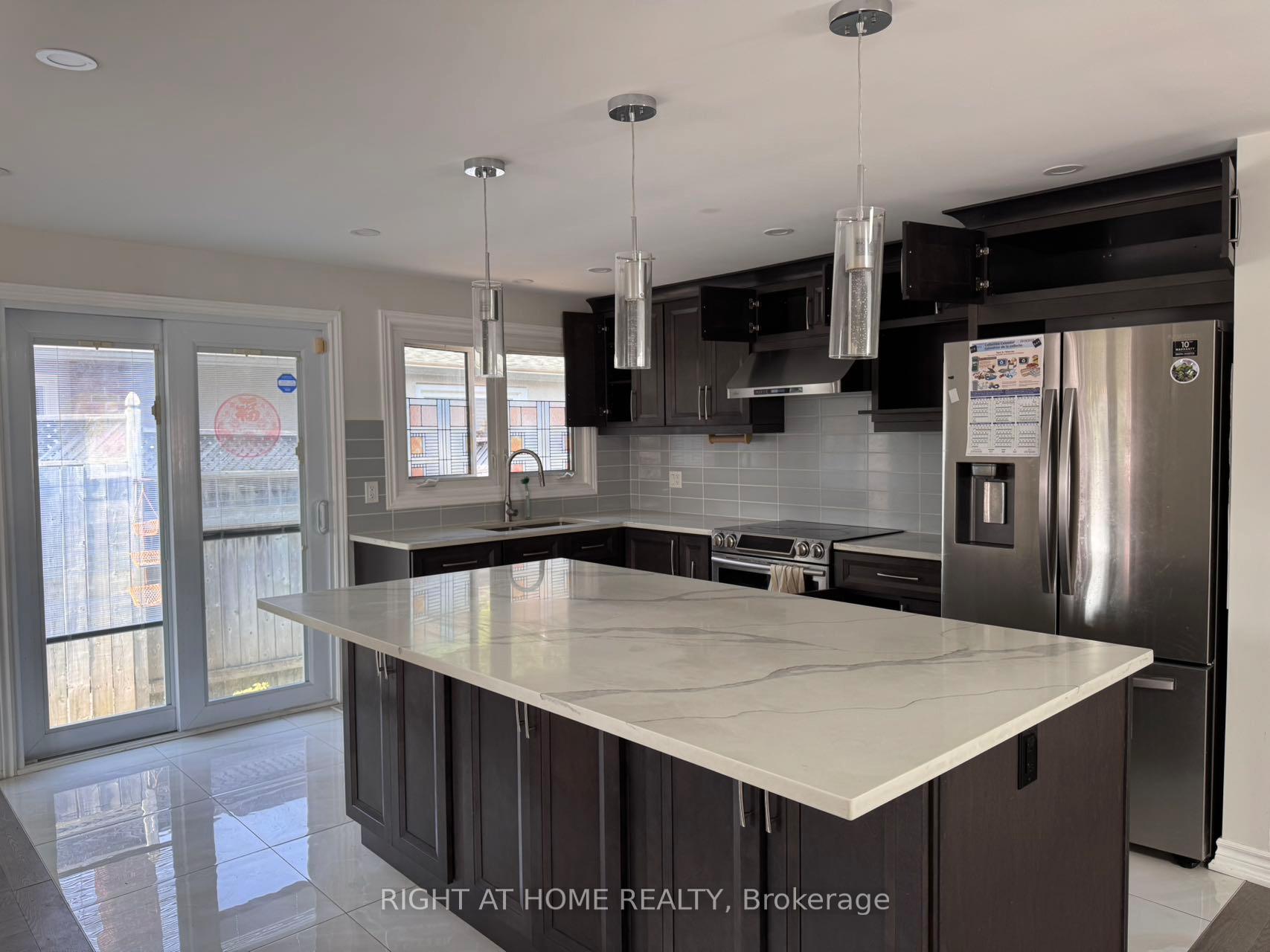 Photo 10 of 569 La Vérendrye Drive, Ottawa, Beacon Hill North — HOMEH