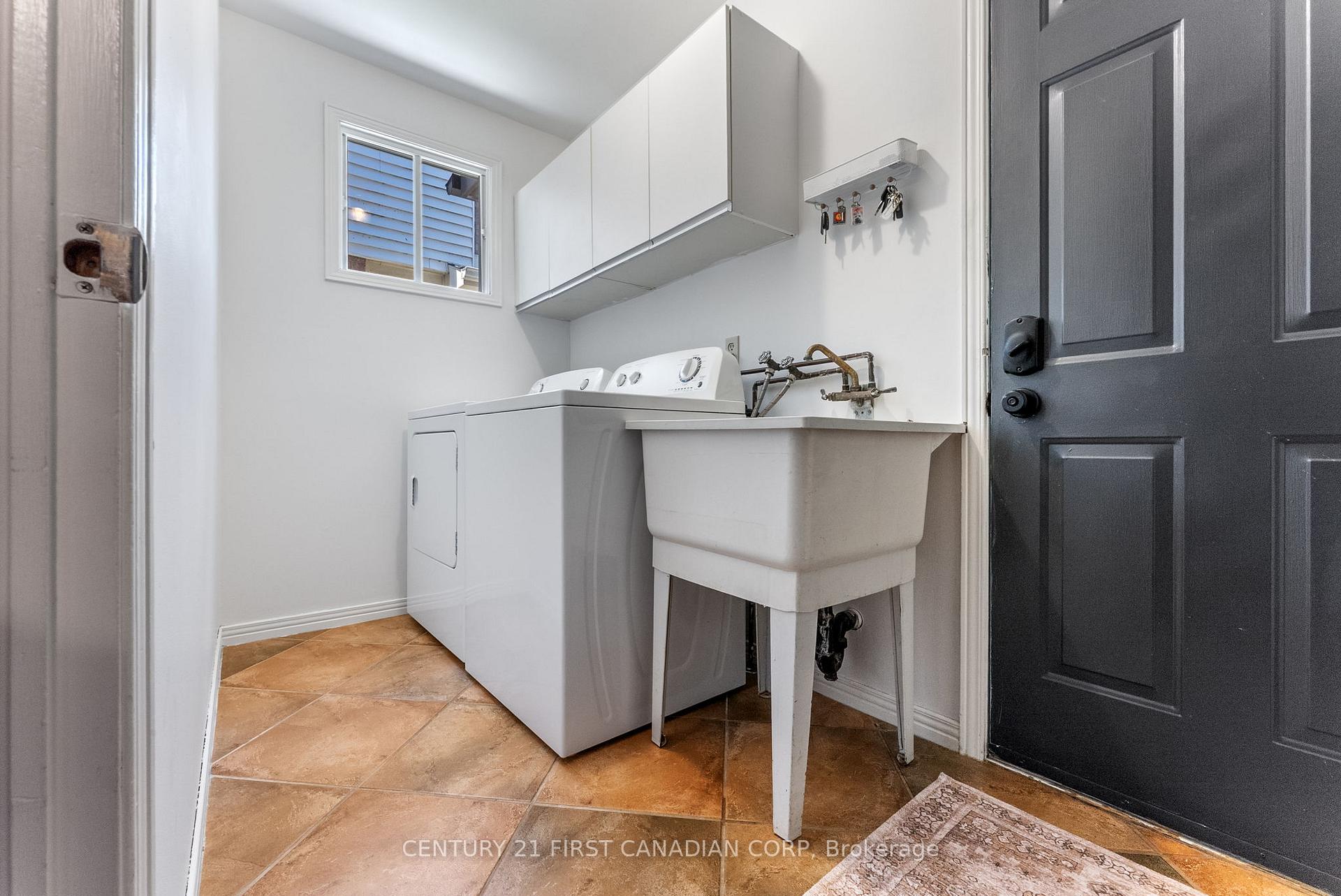 Photo 23 of 1224 Nathaniel Crescent, Burlington, Brant — HOMEH