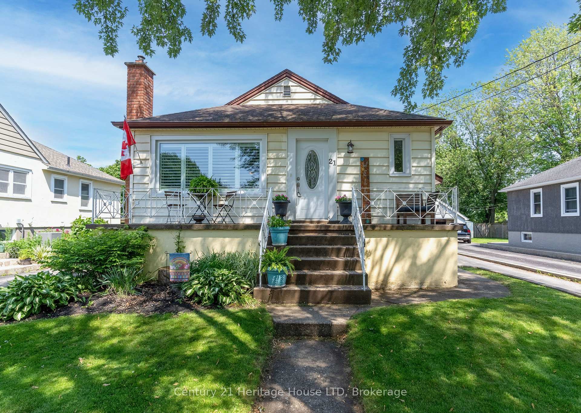 Front of 21 Linwood Avenue