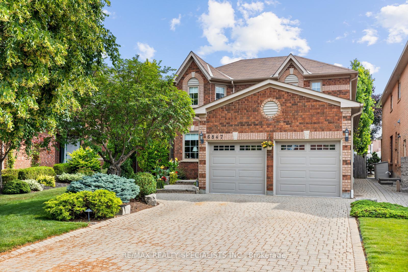 Front of 6847 Summer Heights Drive