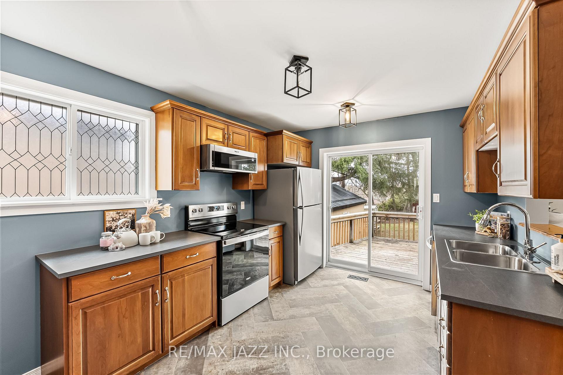 Photo 14 of 394 Queen Street, Scugog, Port Perry — HOMEH
