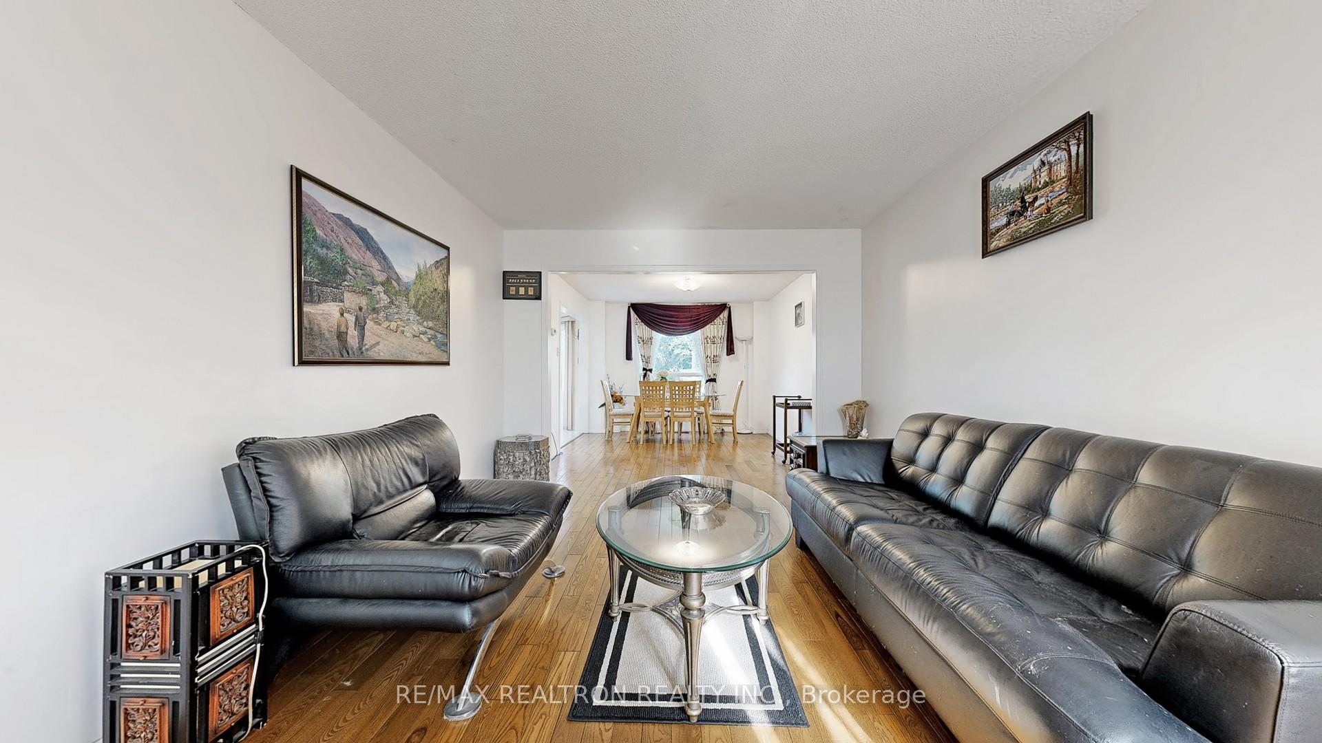 Photo 14 of 36 Erla Court, Markham, Middlefield — HOMEH