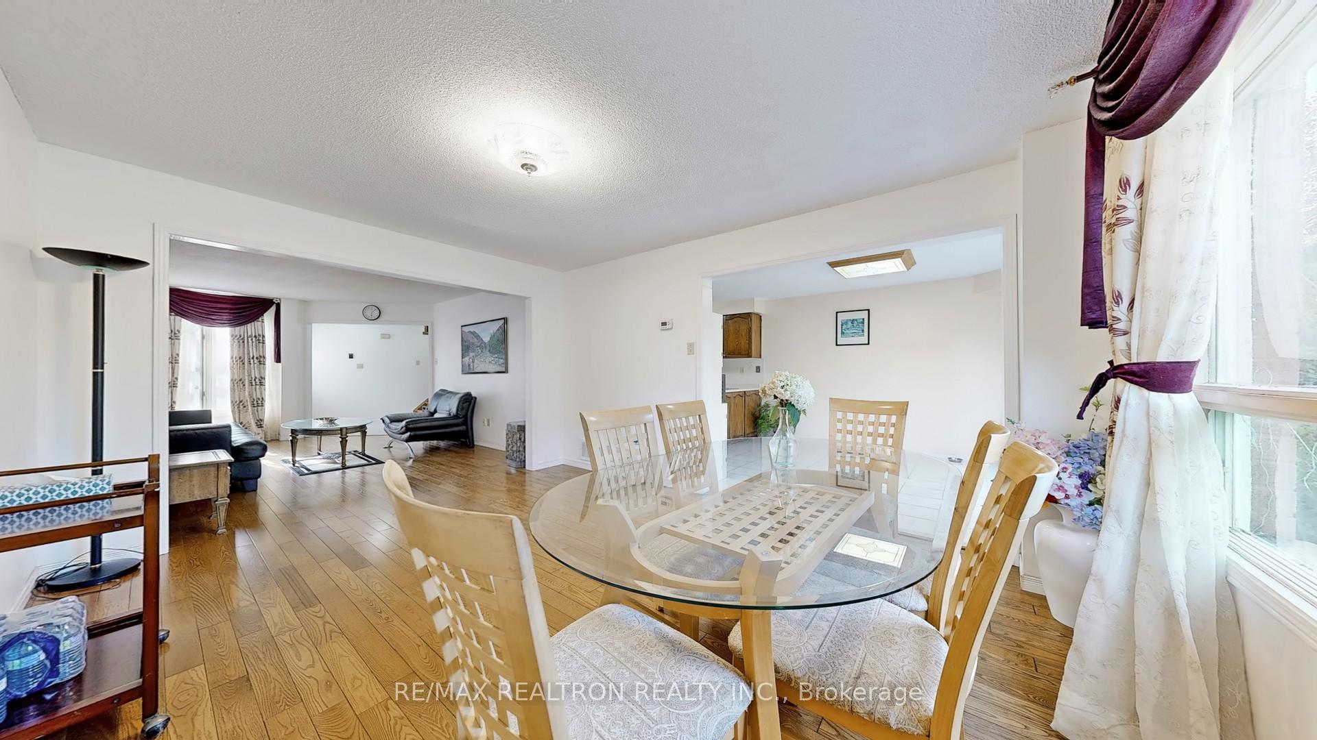 Photo 49 of 36 Erla Court, Markham, Middlefield — HOMEH