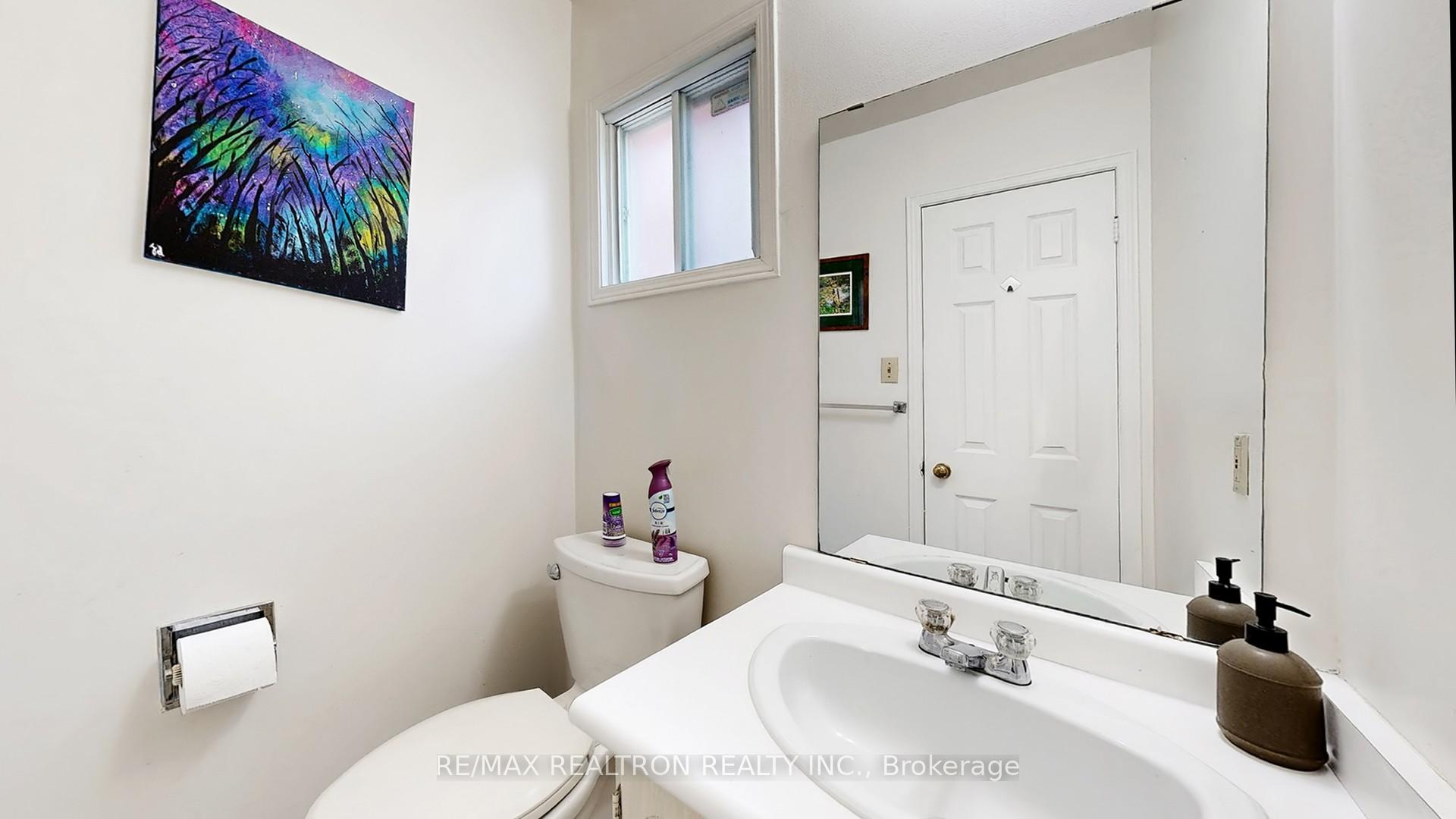 Photo 5 of 36 Erla Court, Markham, Middlefield — HOMEH