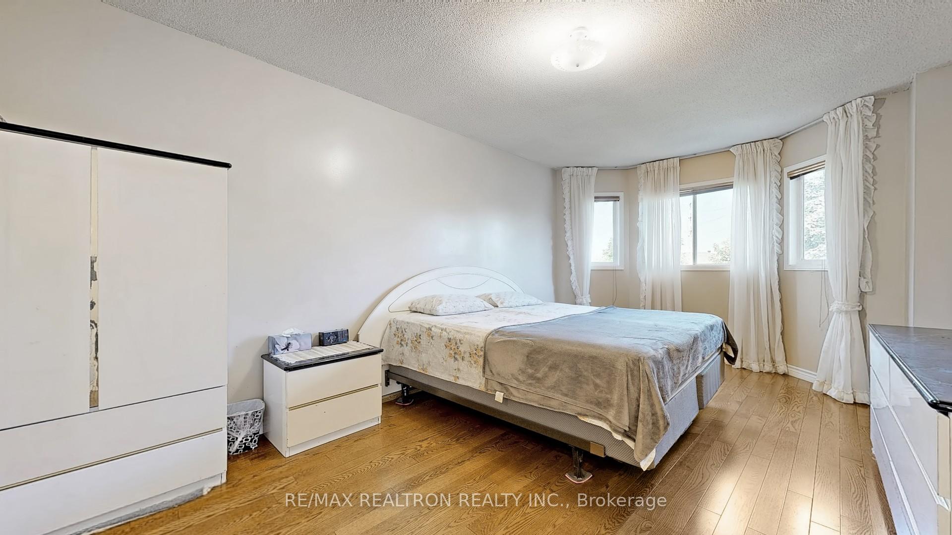 Photo 27 of 36 Erla Court, Markham, Middlefield — HOMEH