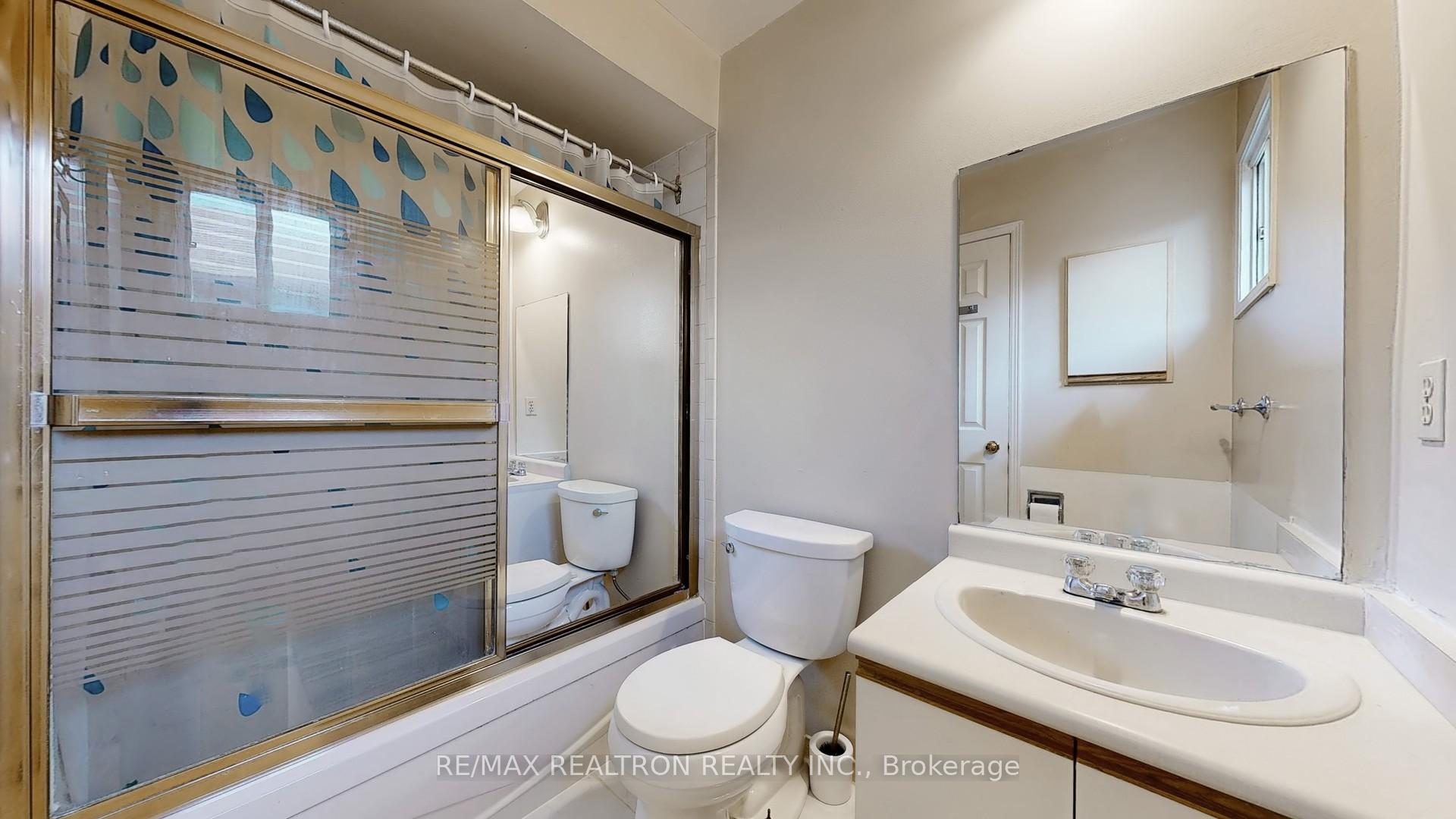 Photo 17 of 36 Erla Court, Markham, Middlefield — HOMEH