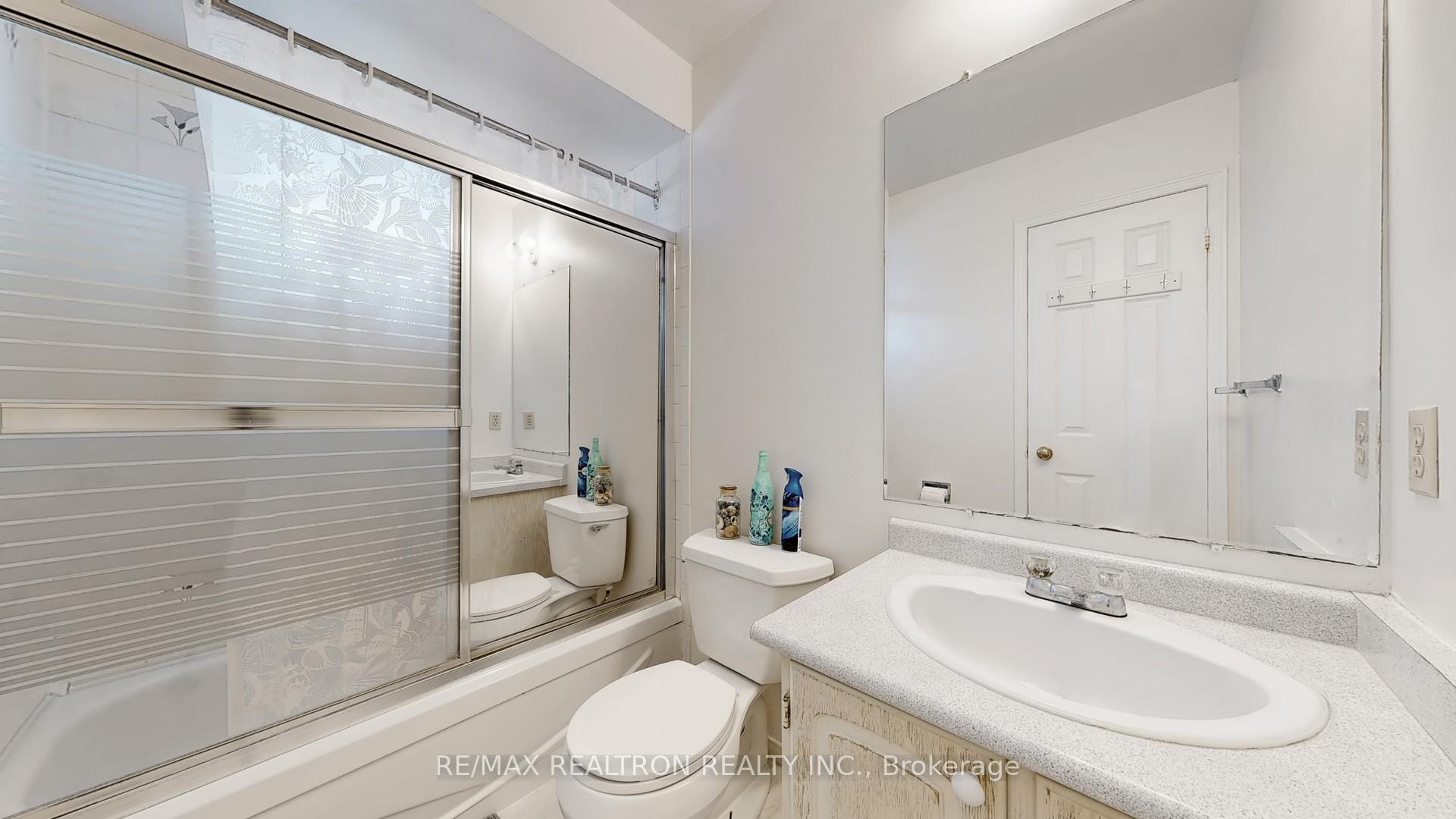 Photo 21 of 36 Erla Court, Markham, Middlefield — HOMEH