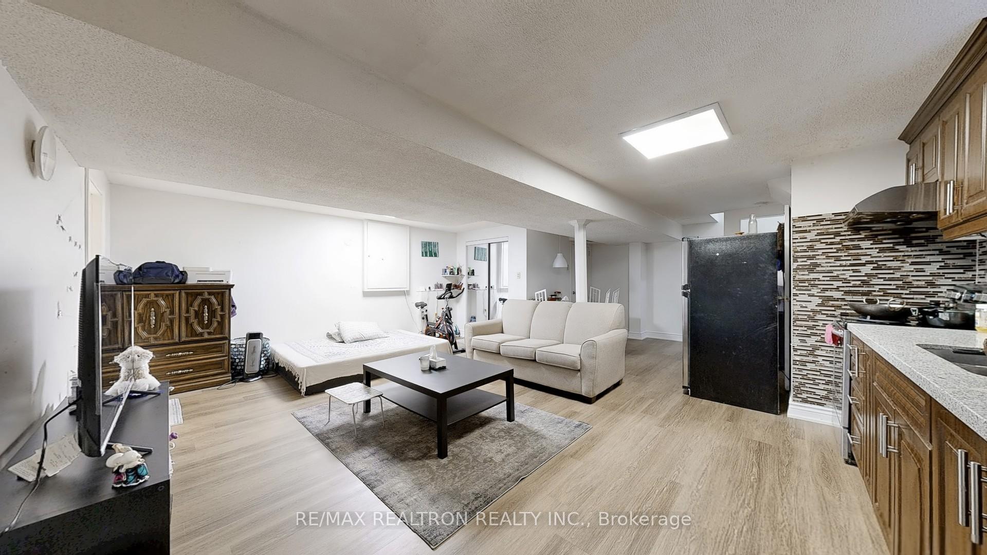 Photo 25 of 36 Erla Court, Markham, Middlefield — HOMEH
