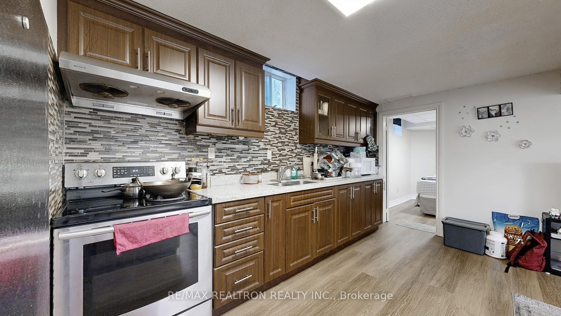 Photo 29 of 36 Erla Court, Markham, Middlefield — HOMEH