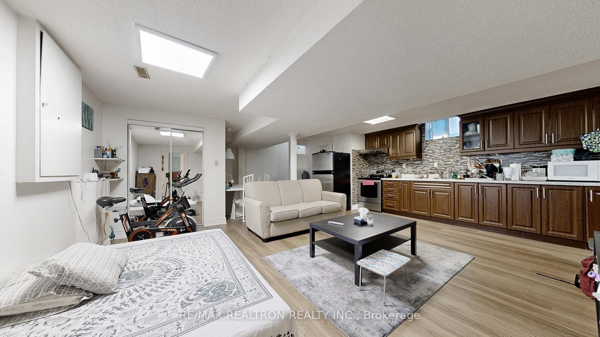 Photo 24 of 36 Erla Court, Markham, Middlefield — HOMEH