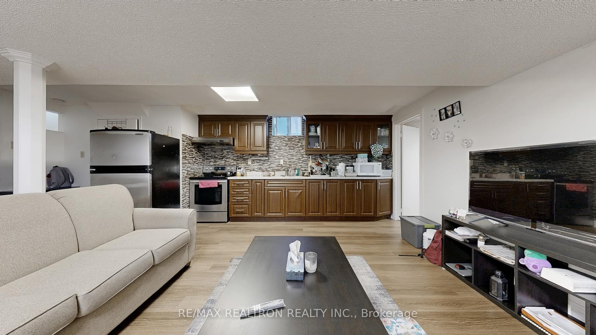 Photo 30 of 36 Erla Court, Markham, Middlefield — HOMEH