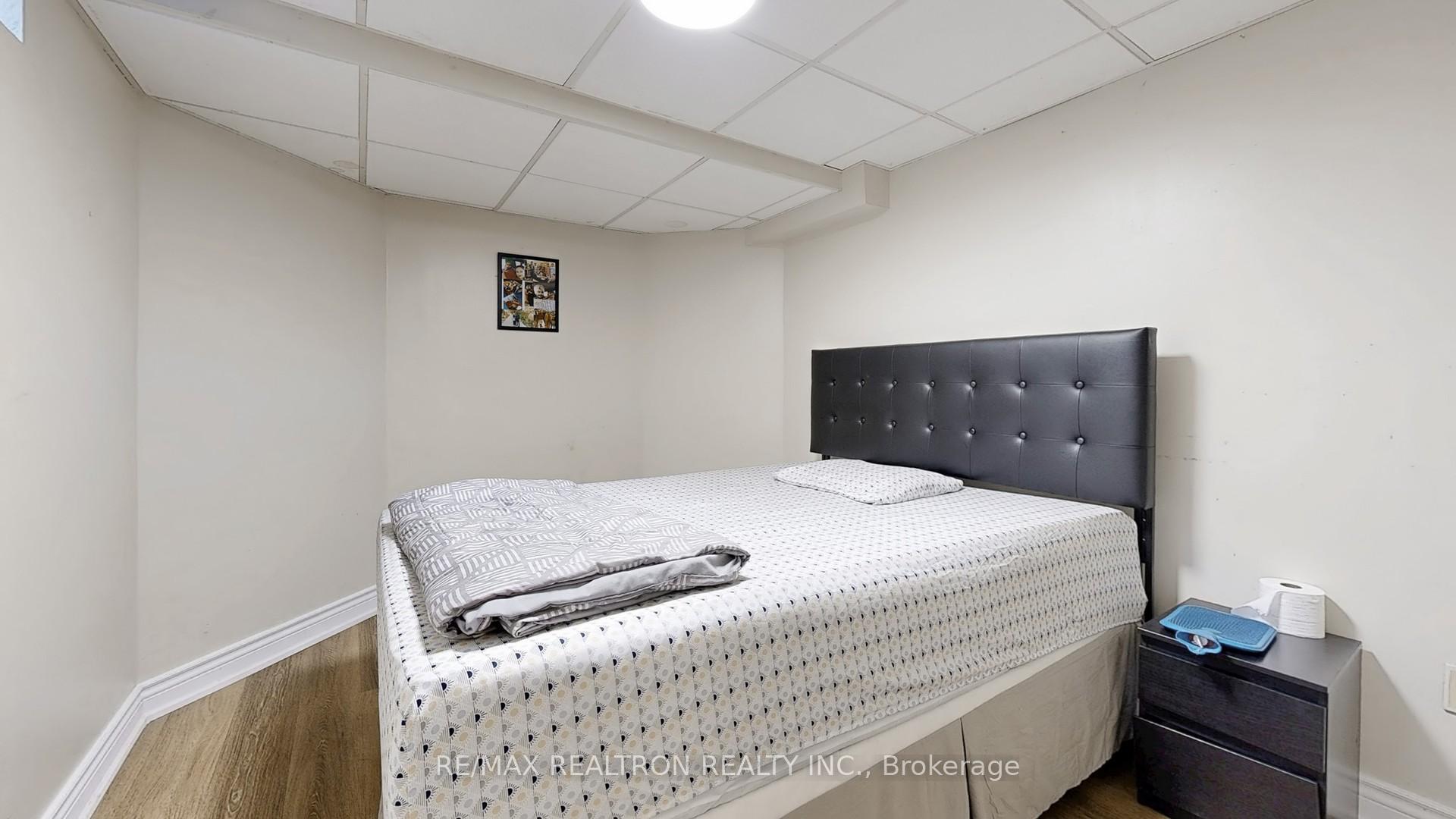 Photo 28 of 36 Erla Court, Markham, Middlefield — HOMEH