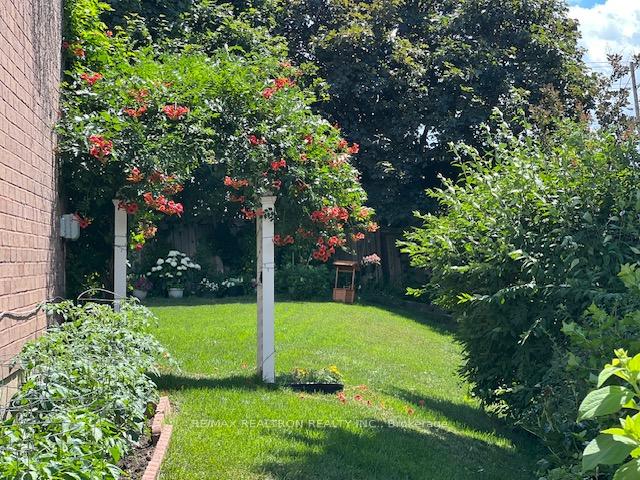 Photo 37 of 36 Erla Court, Markham, Middlefield — HOMEH
