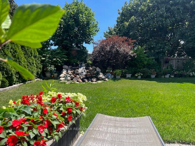 Photo 42 of 36 Erla Court, Markham, Middlefield — HOMEH
