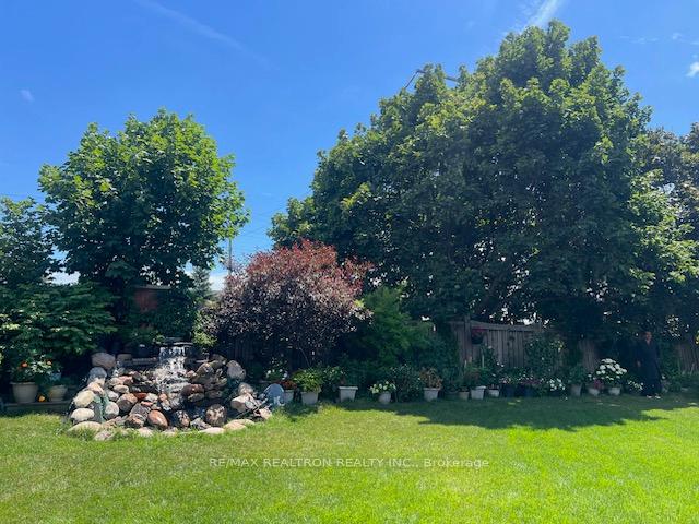 Photo 44 of 36 Erla Court, Markham, Middlefield — HOMEH