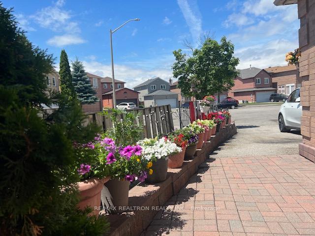 Photo 46 of 36 Erla Court, Markham, Middlefield — HOMEH