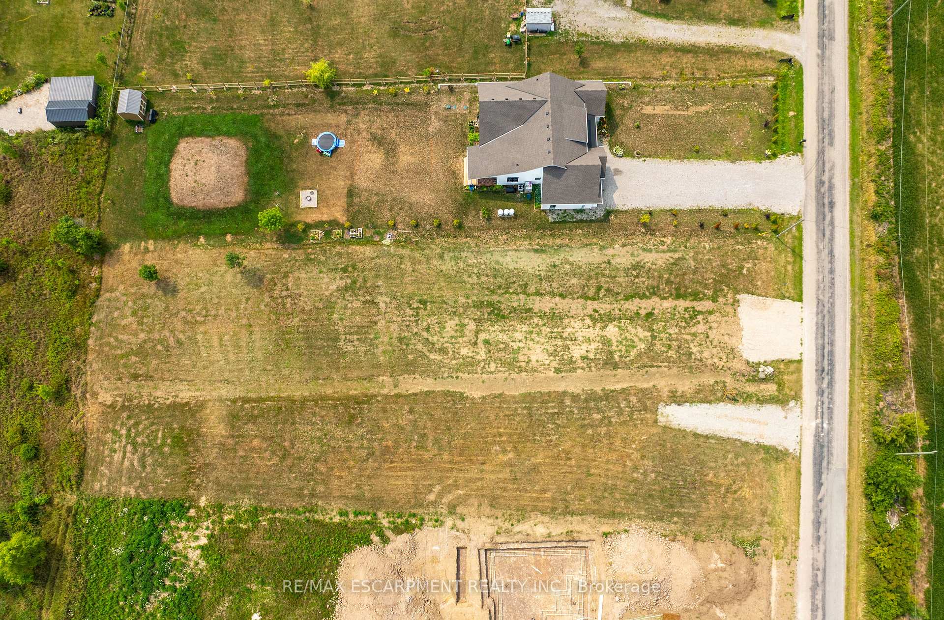 Photo 3 of 3250 Lakeshore Road, Haldimand, Dunnville — HOMEH