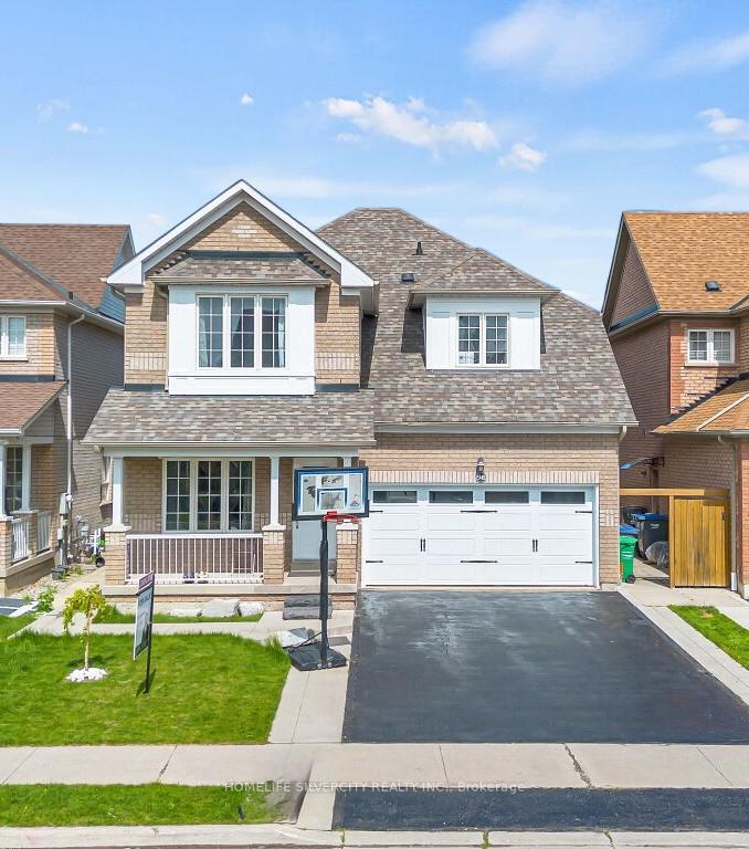 Front of 98 Masters Green Crescent