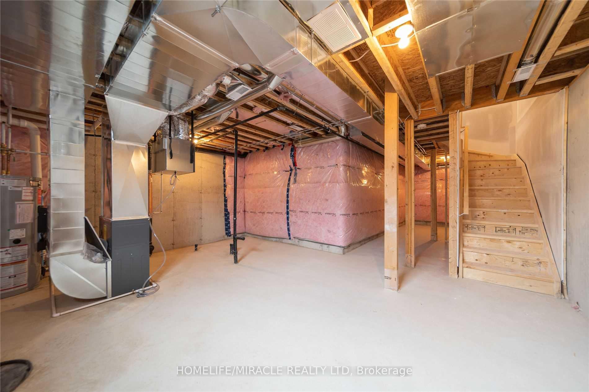 Photo 16 of 31 Evergreen Terrace, Barrie, Painswick South — HOMEH
